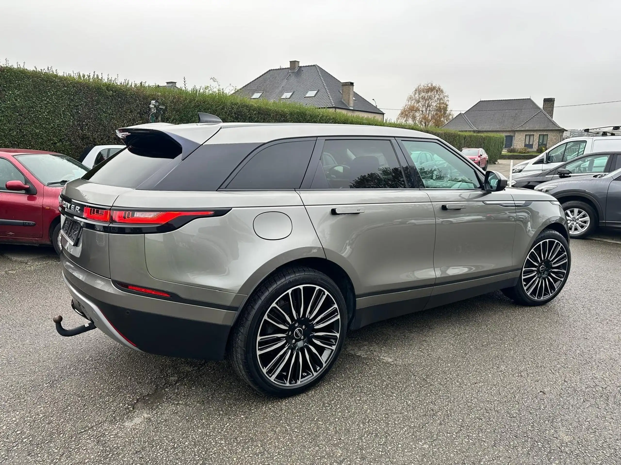 Land Rover - Range Rover Velar