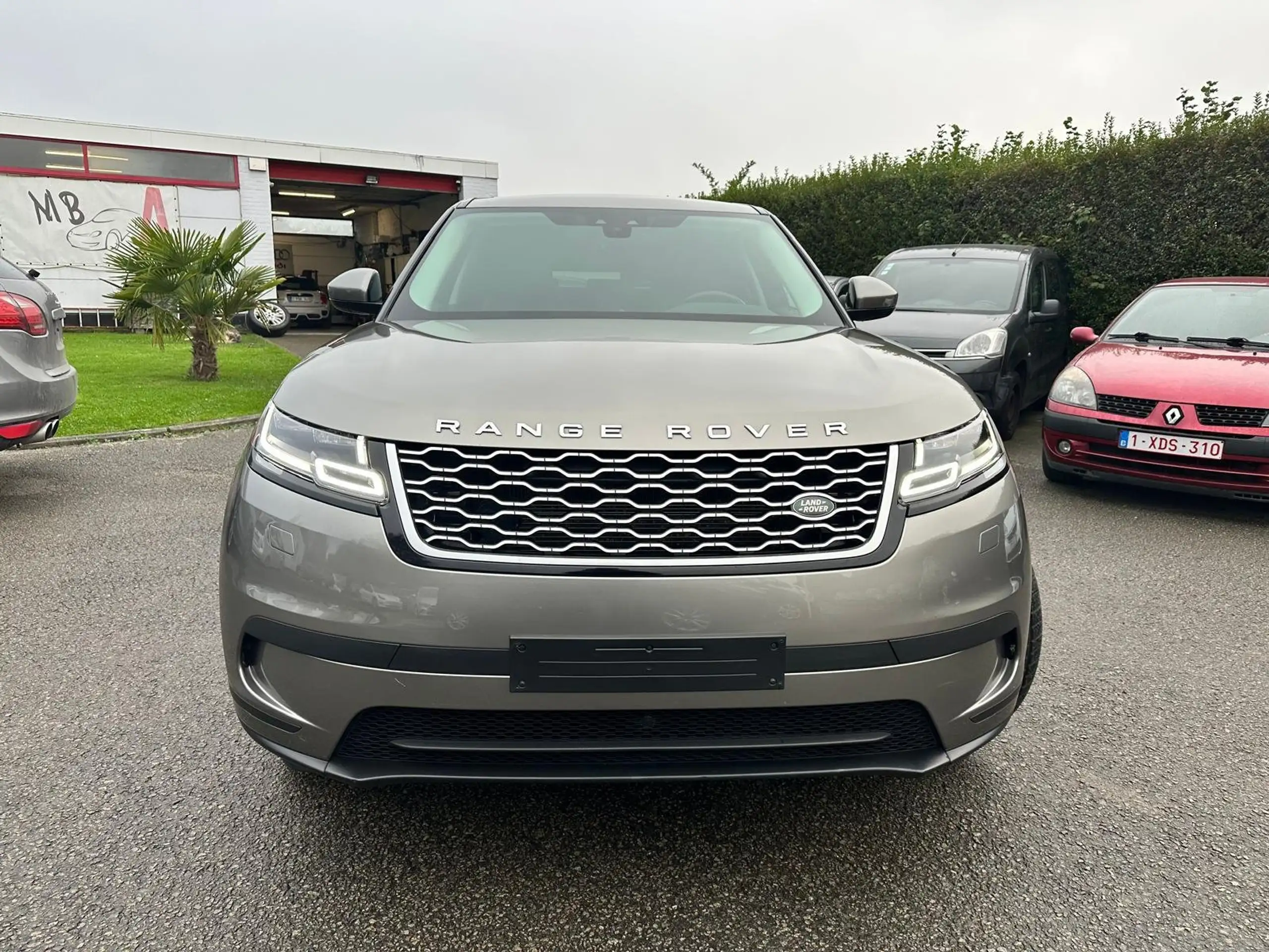 Land Rover - Range Rover Velar