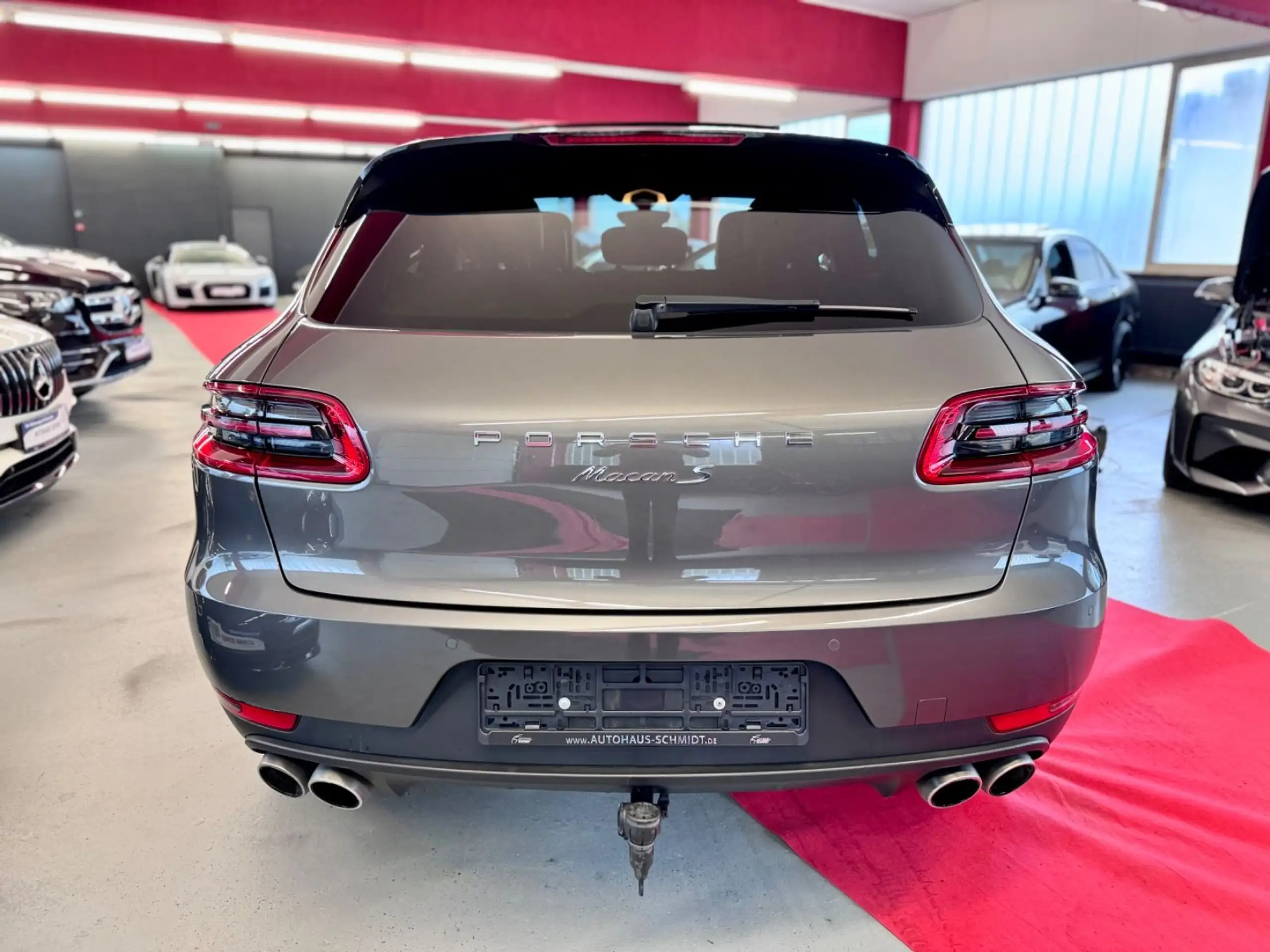 Porsche - Macan