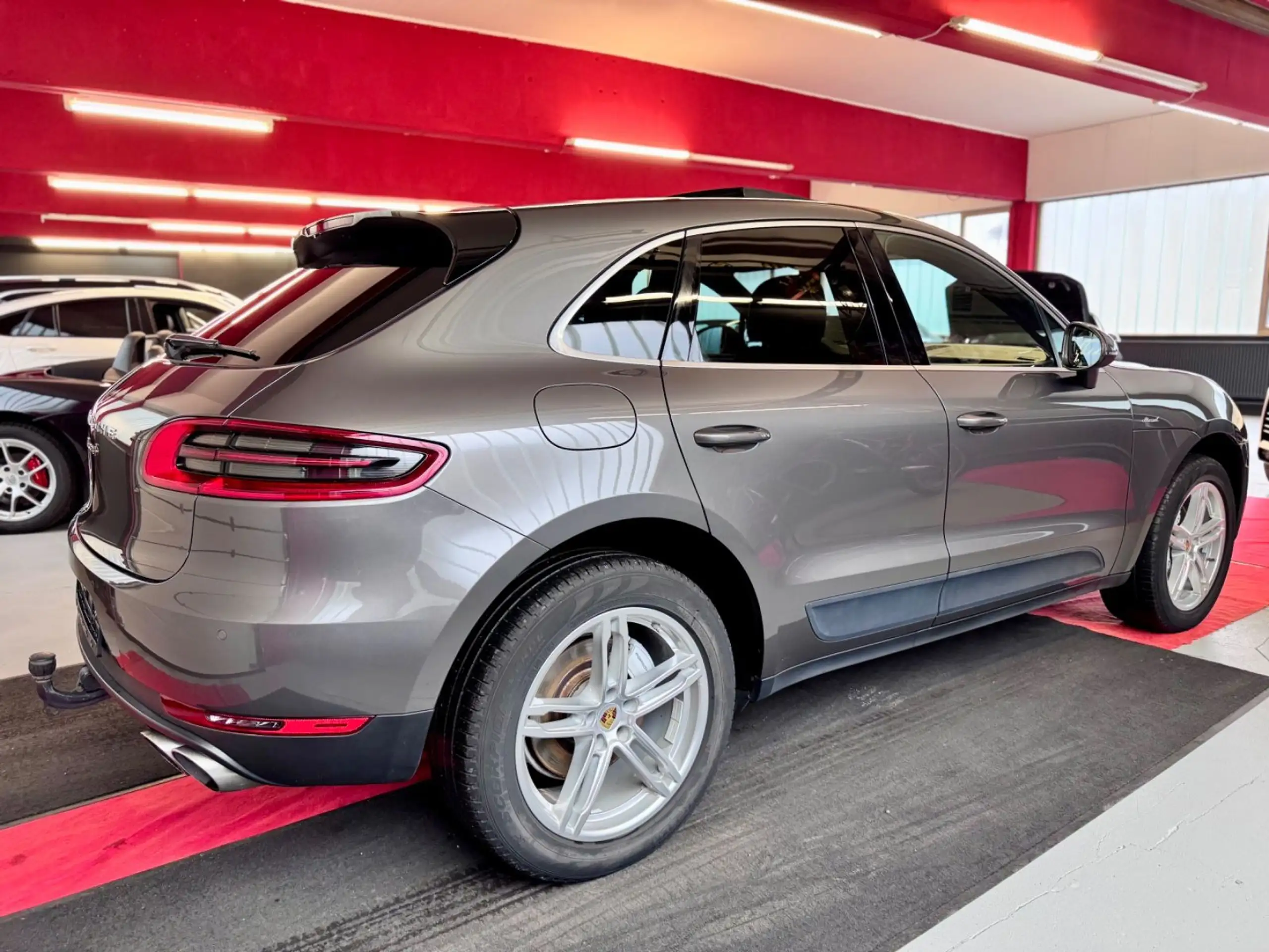 Porsche - Macan