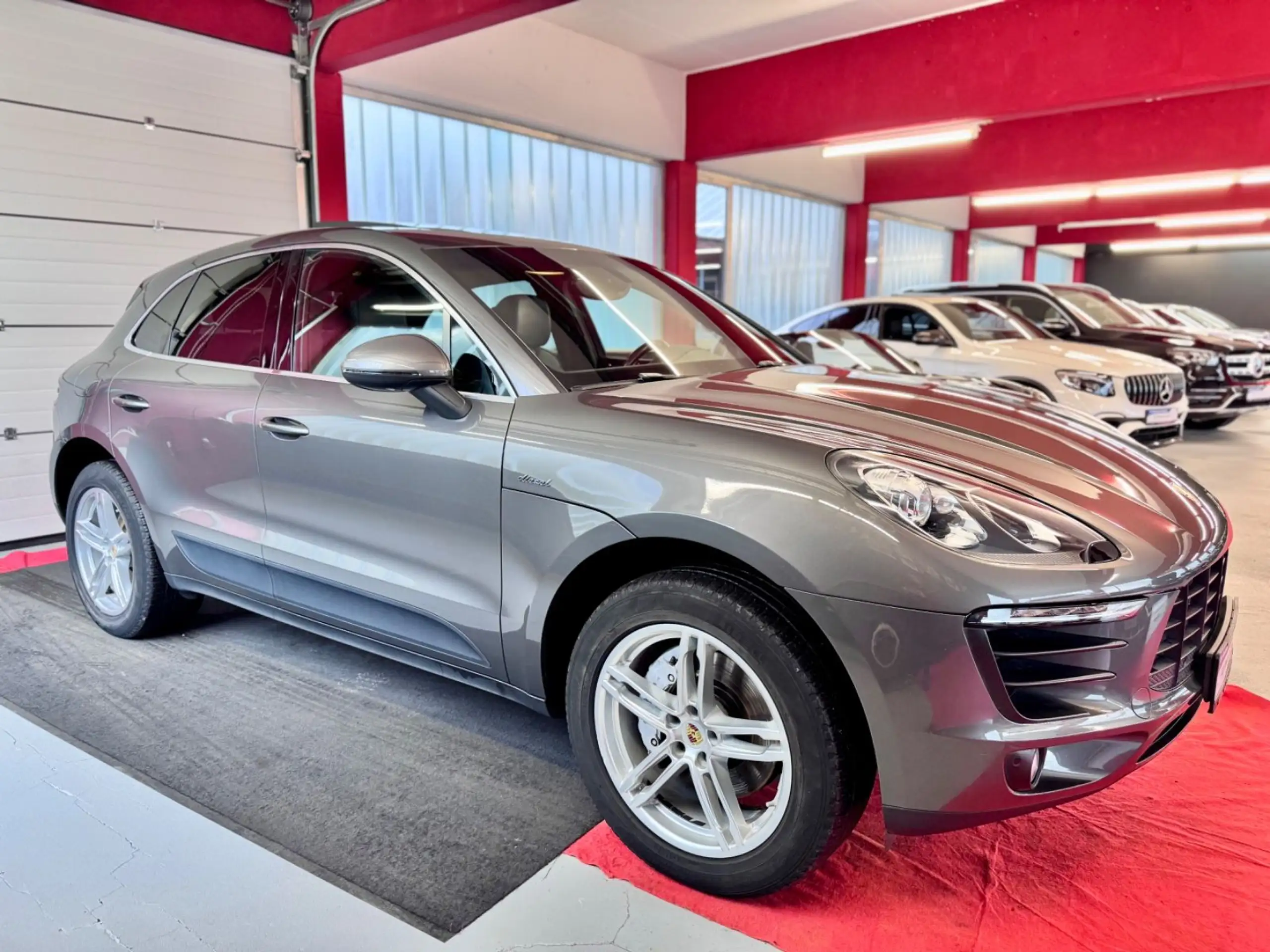 Porsche - Macan