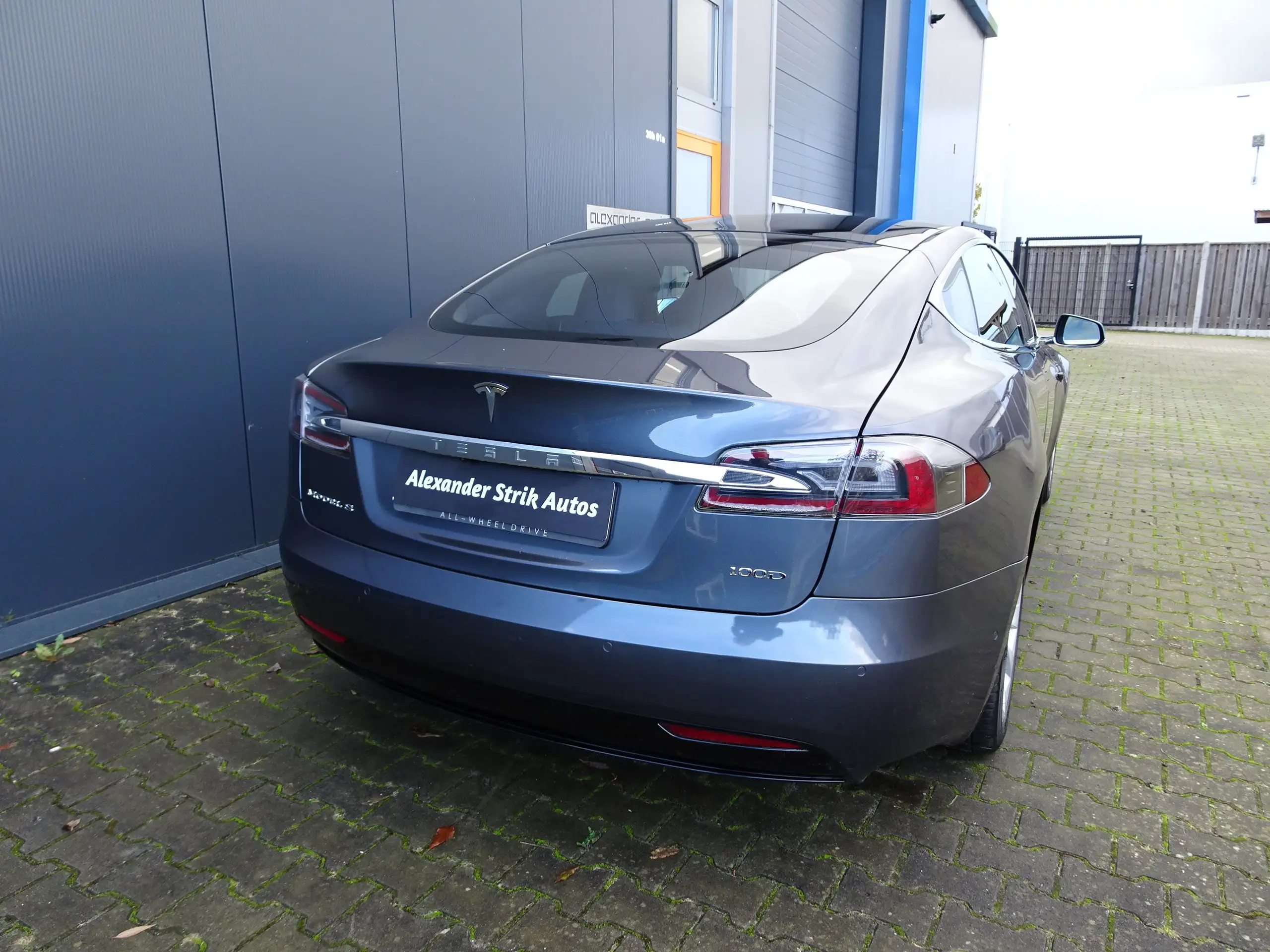 Tesla - Model S