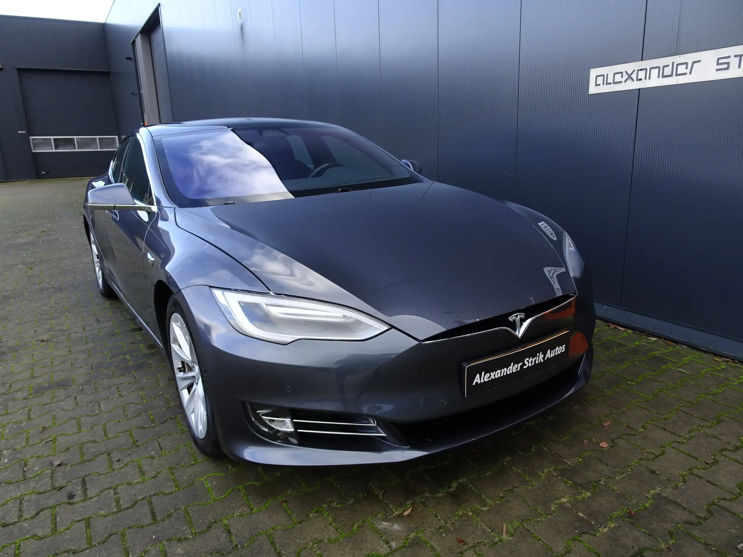 Tesla - Model S