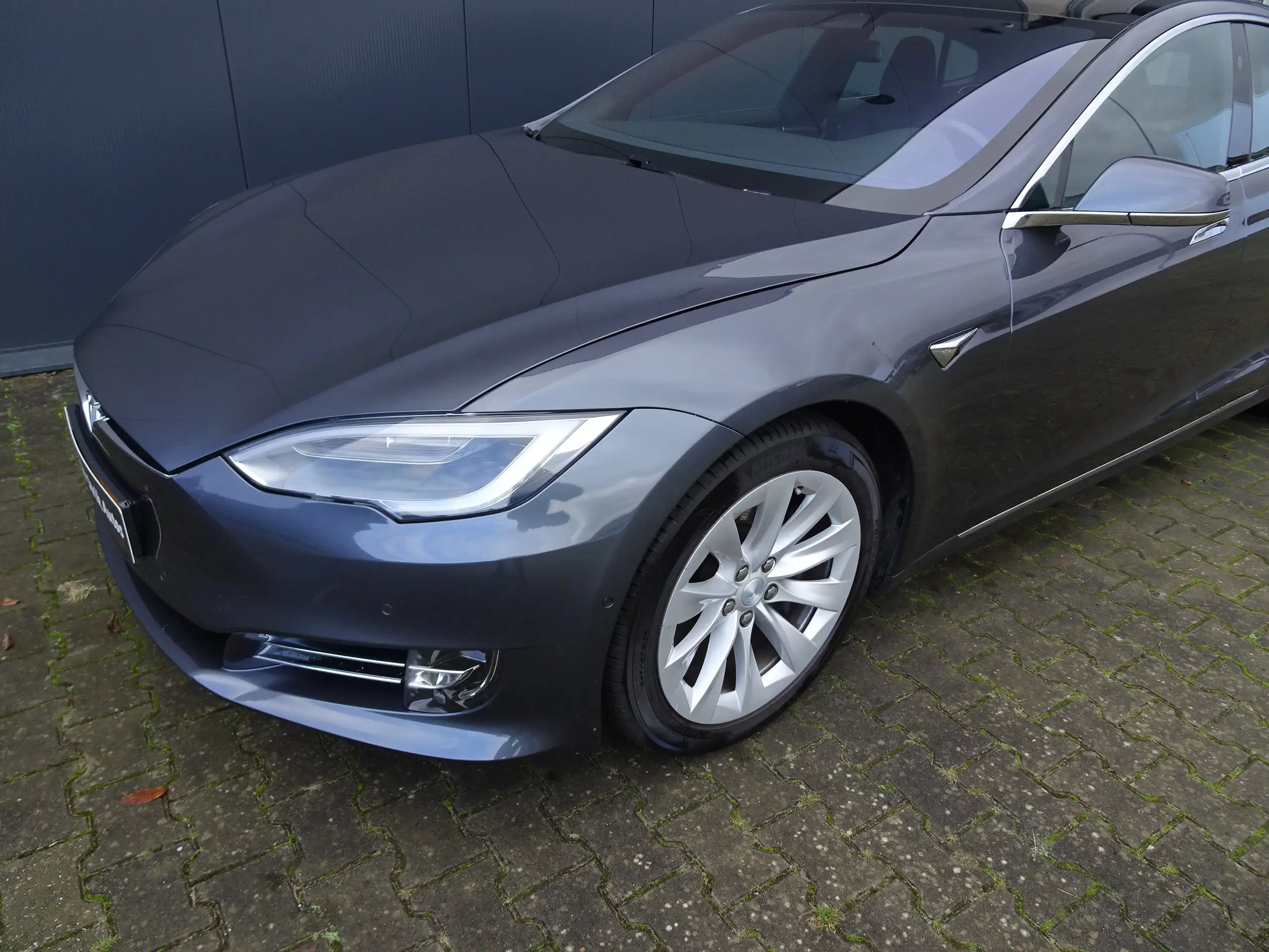 Tesla - Model S