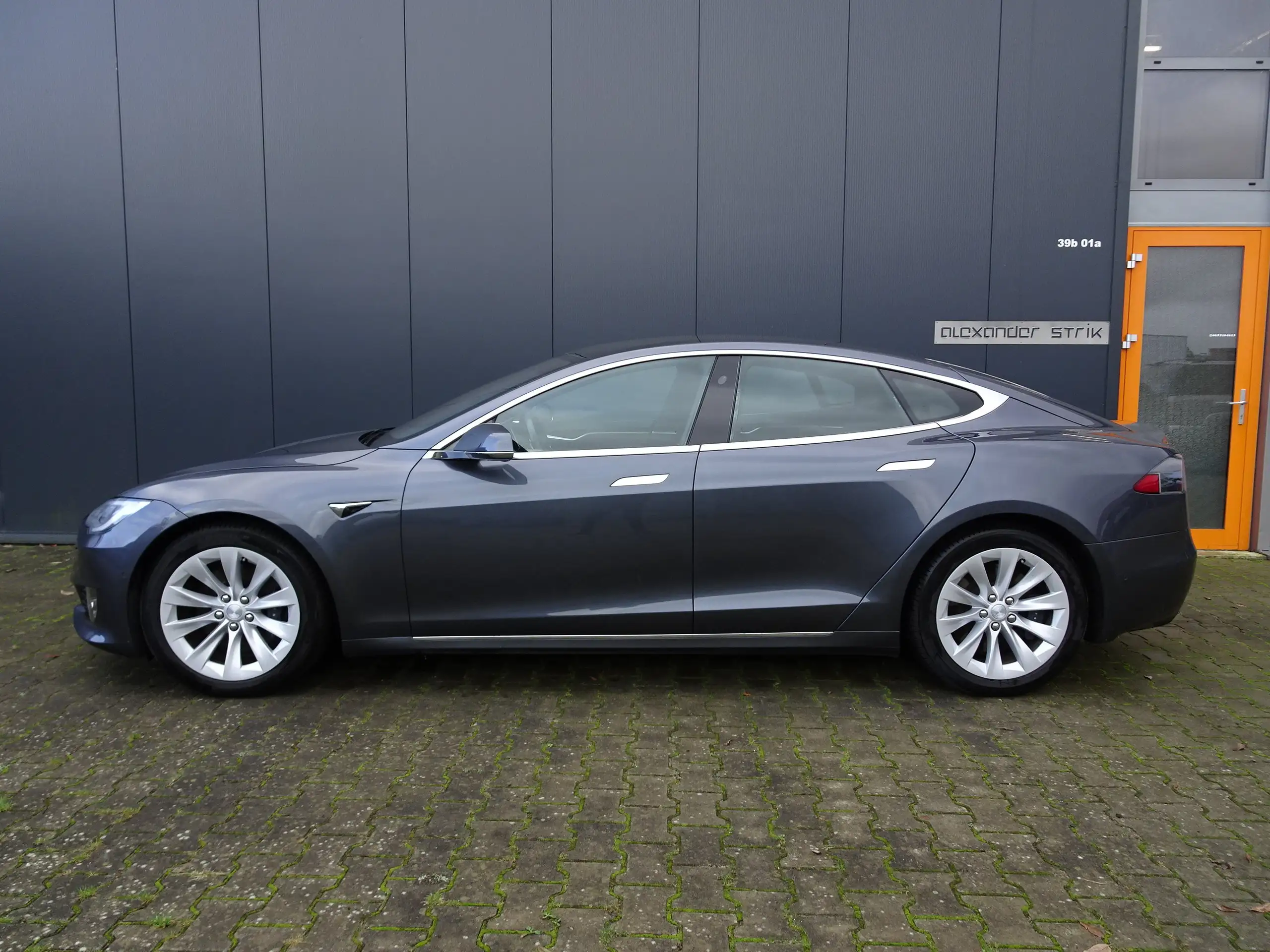 Tesla - Model S