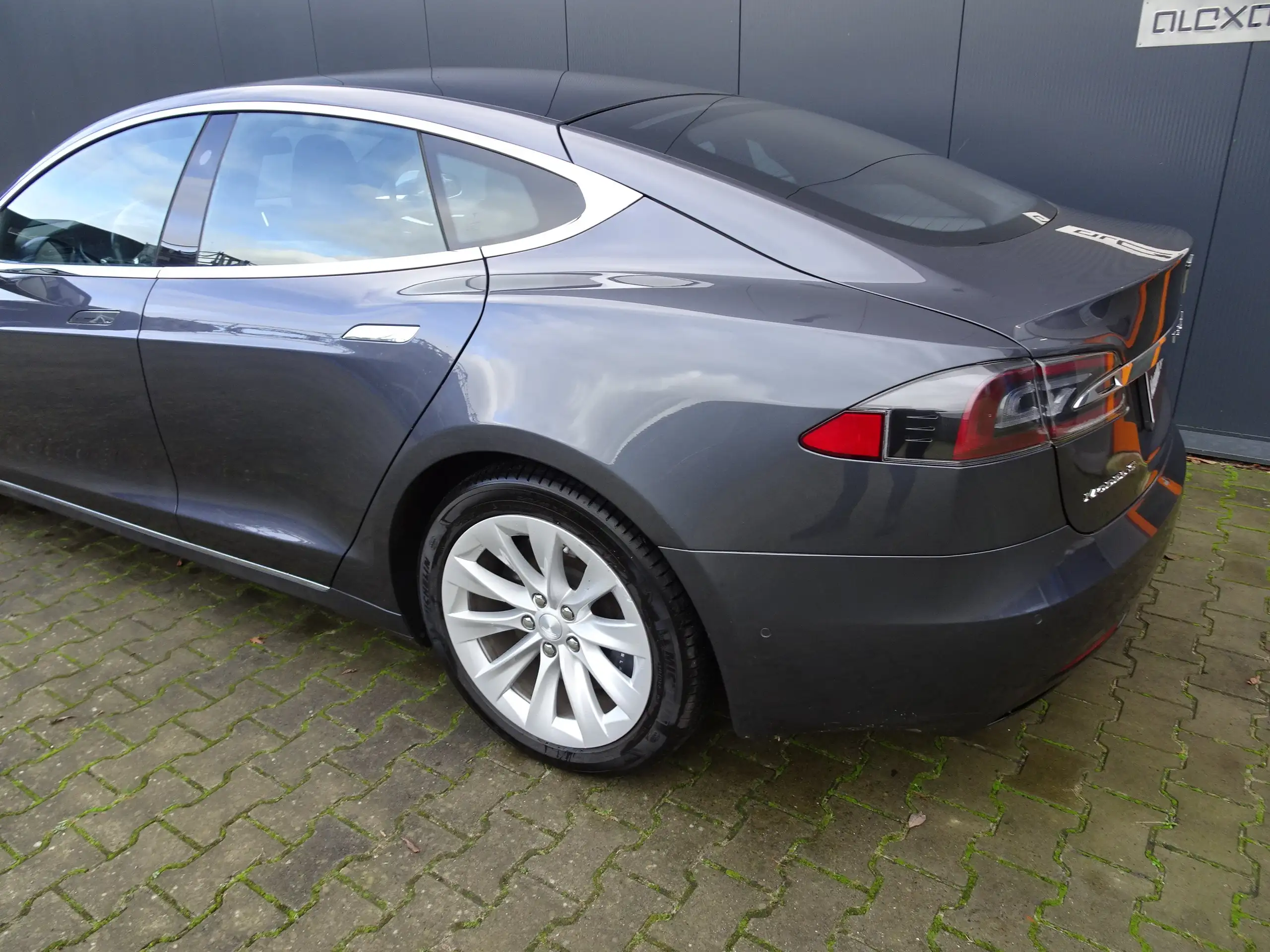 Tesla - Model S