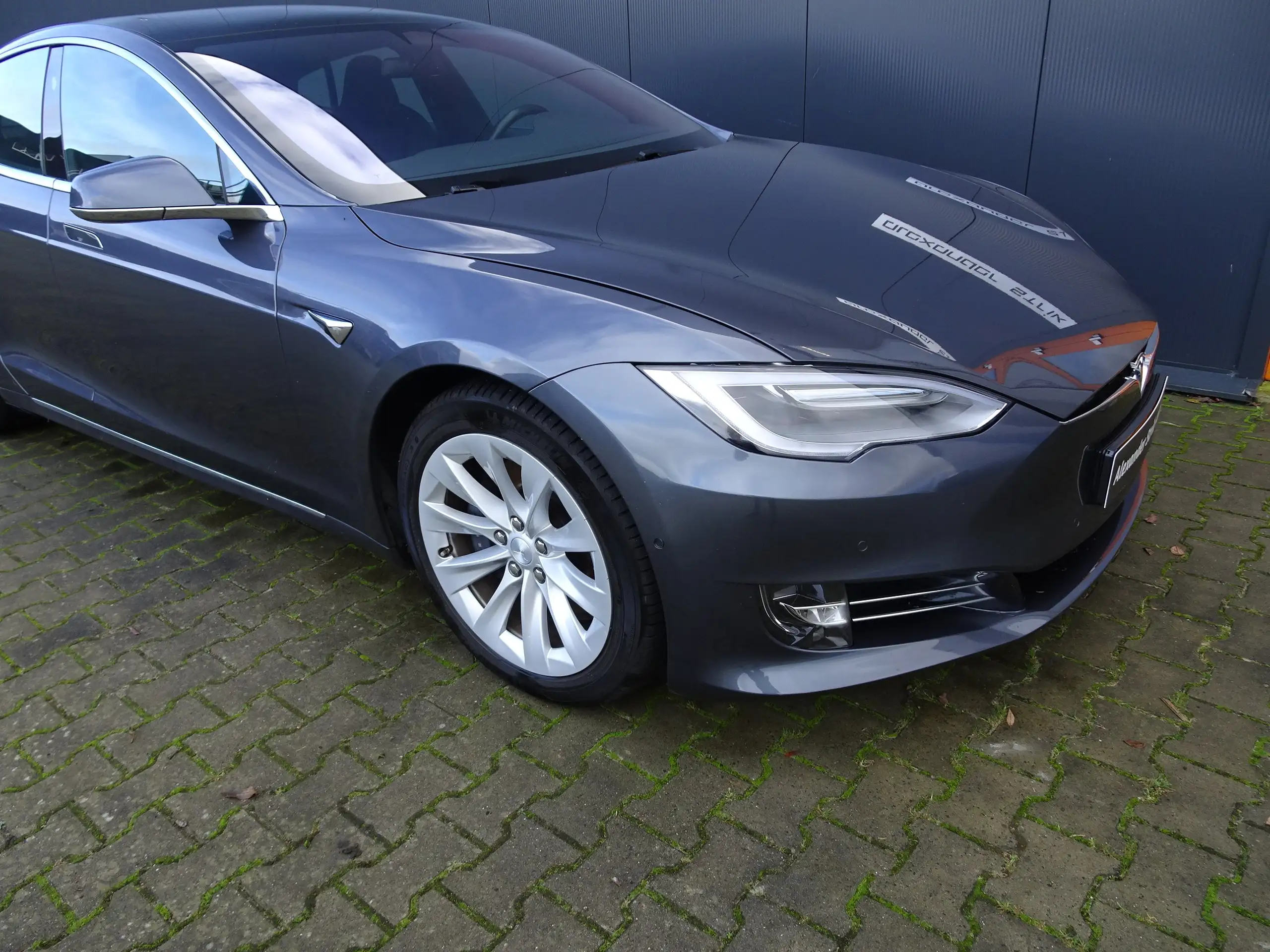 Tesla - Model S