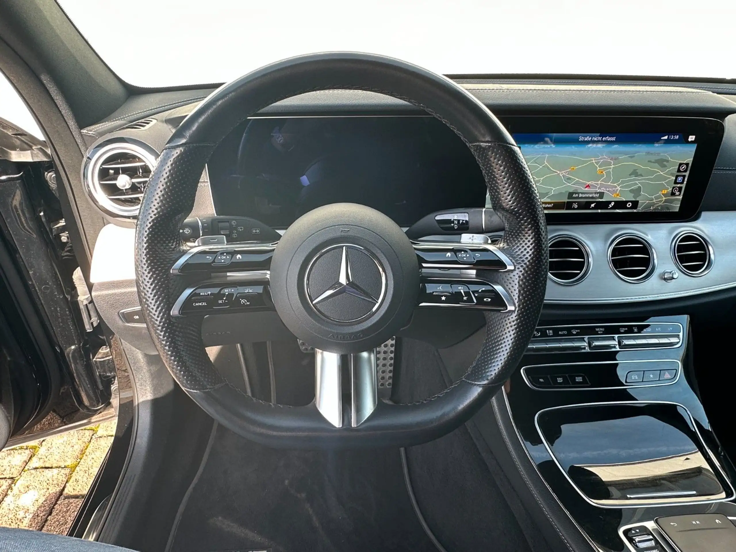 Mercedes-Benz - E 300