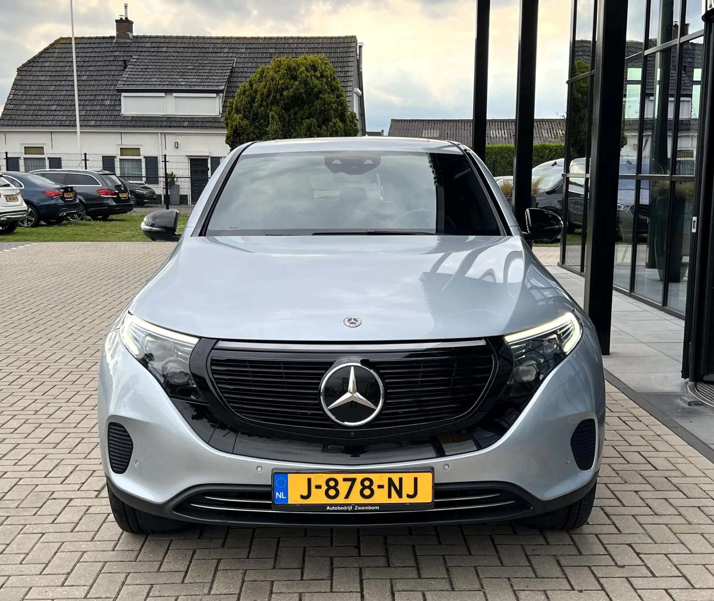 Mercedes-Benz - EQC 400