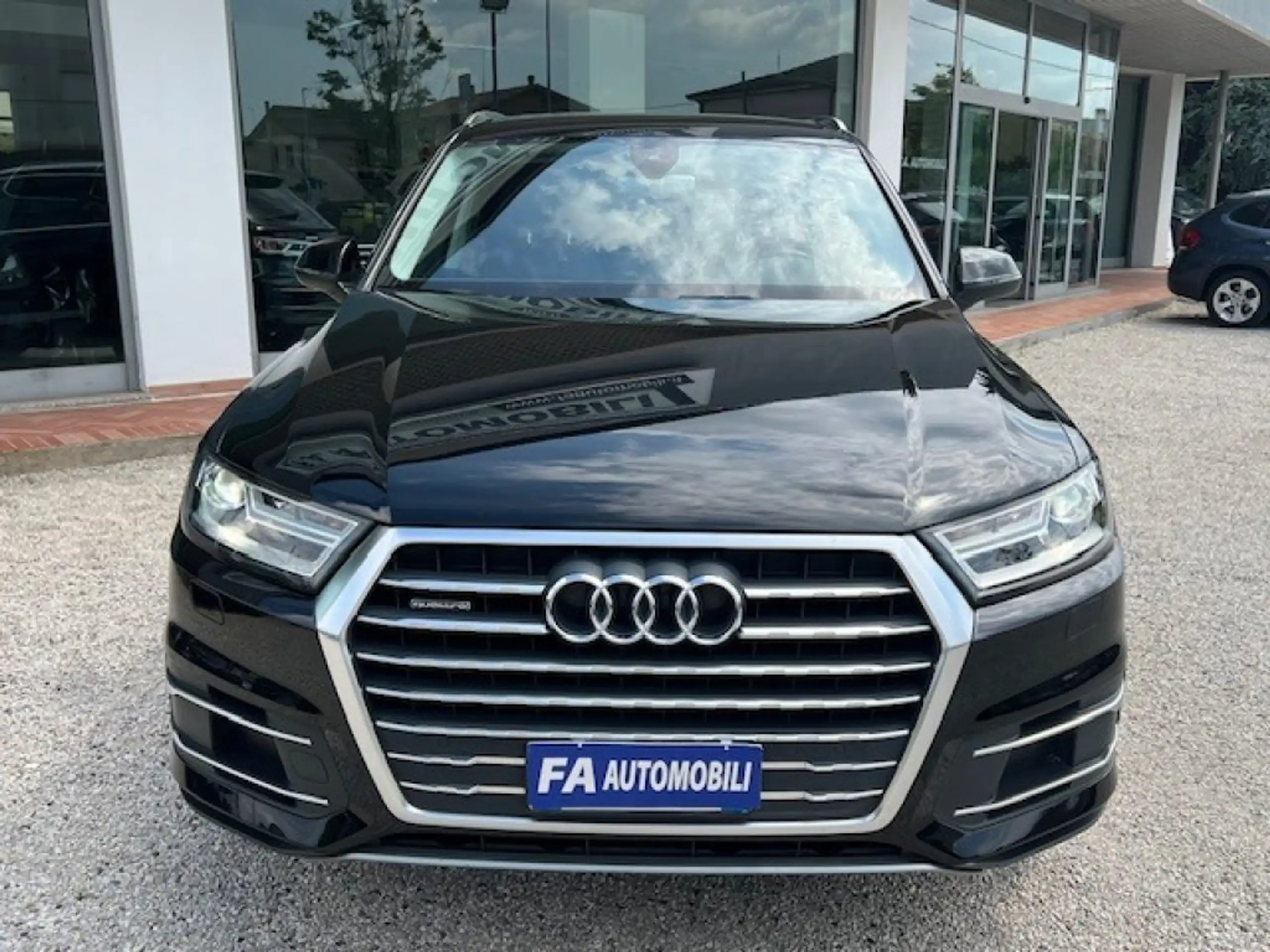 Audi - Q7