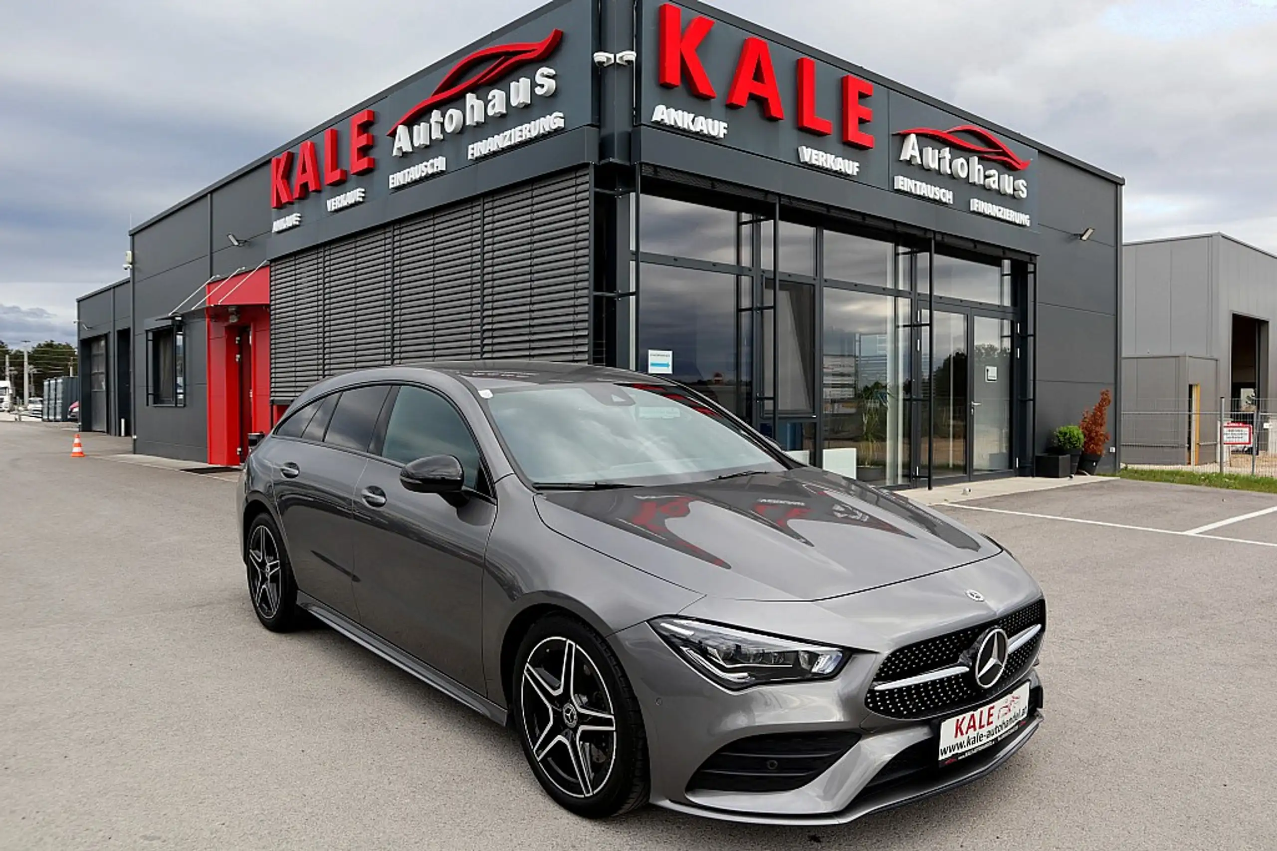 Mercedes-Benz - CLA 200