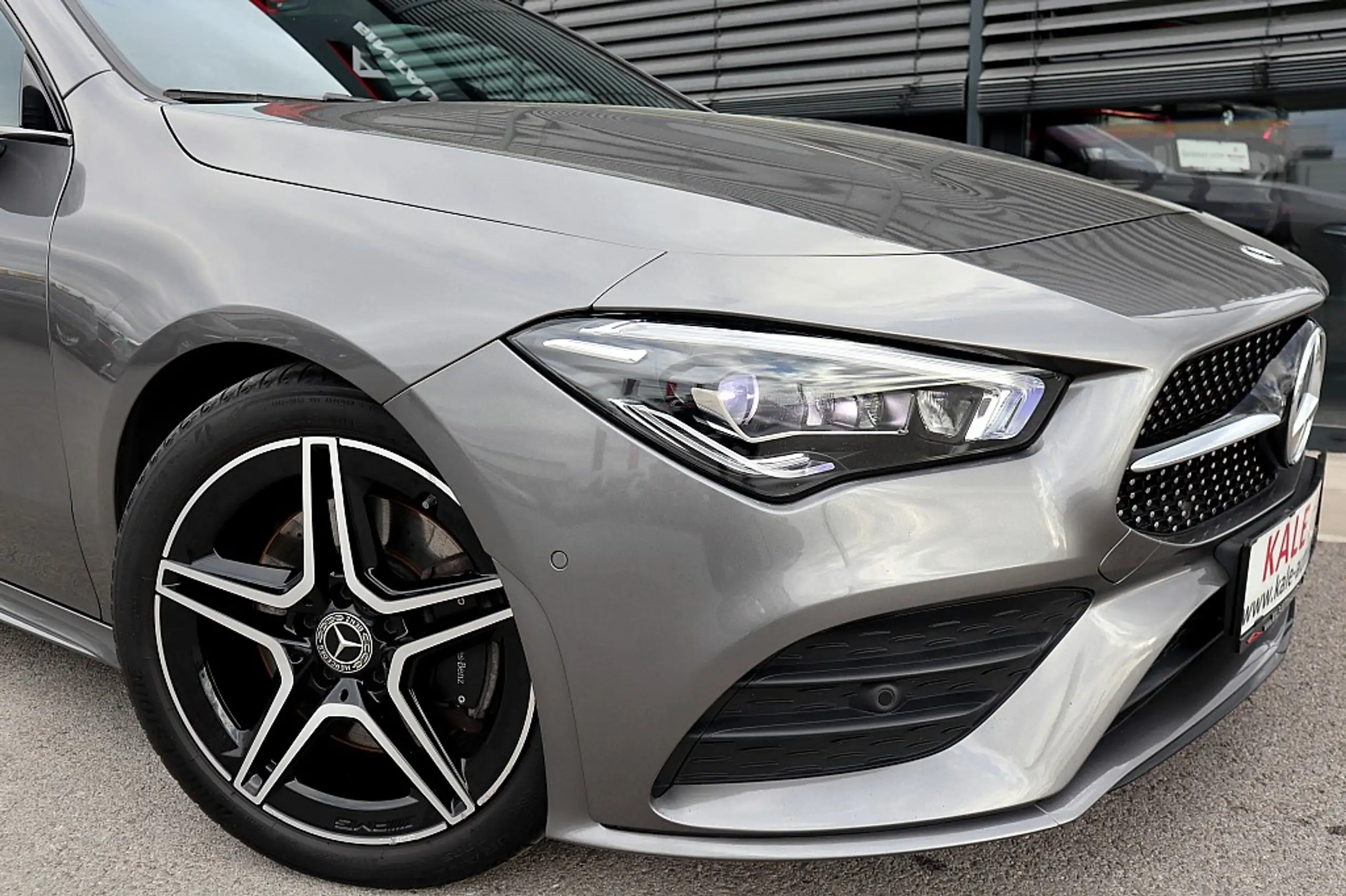 Mercedes-Benz - CLA 200