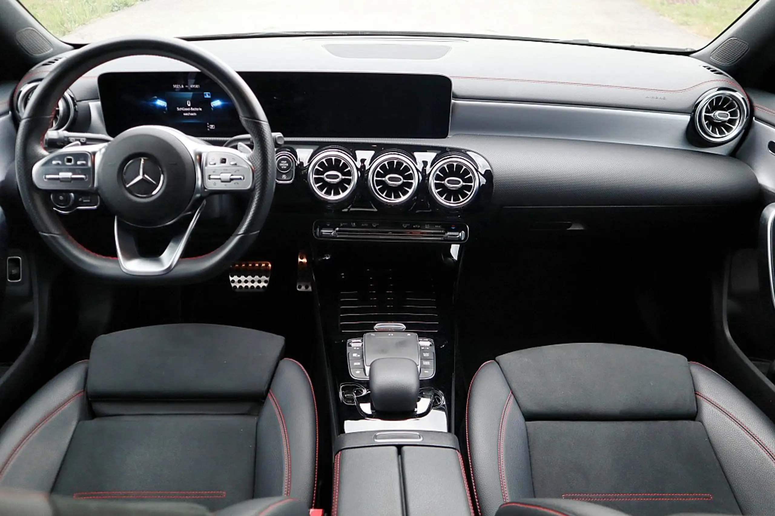 Mercedes-Benz - CLA 200