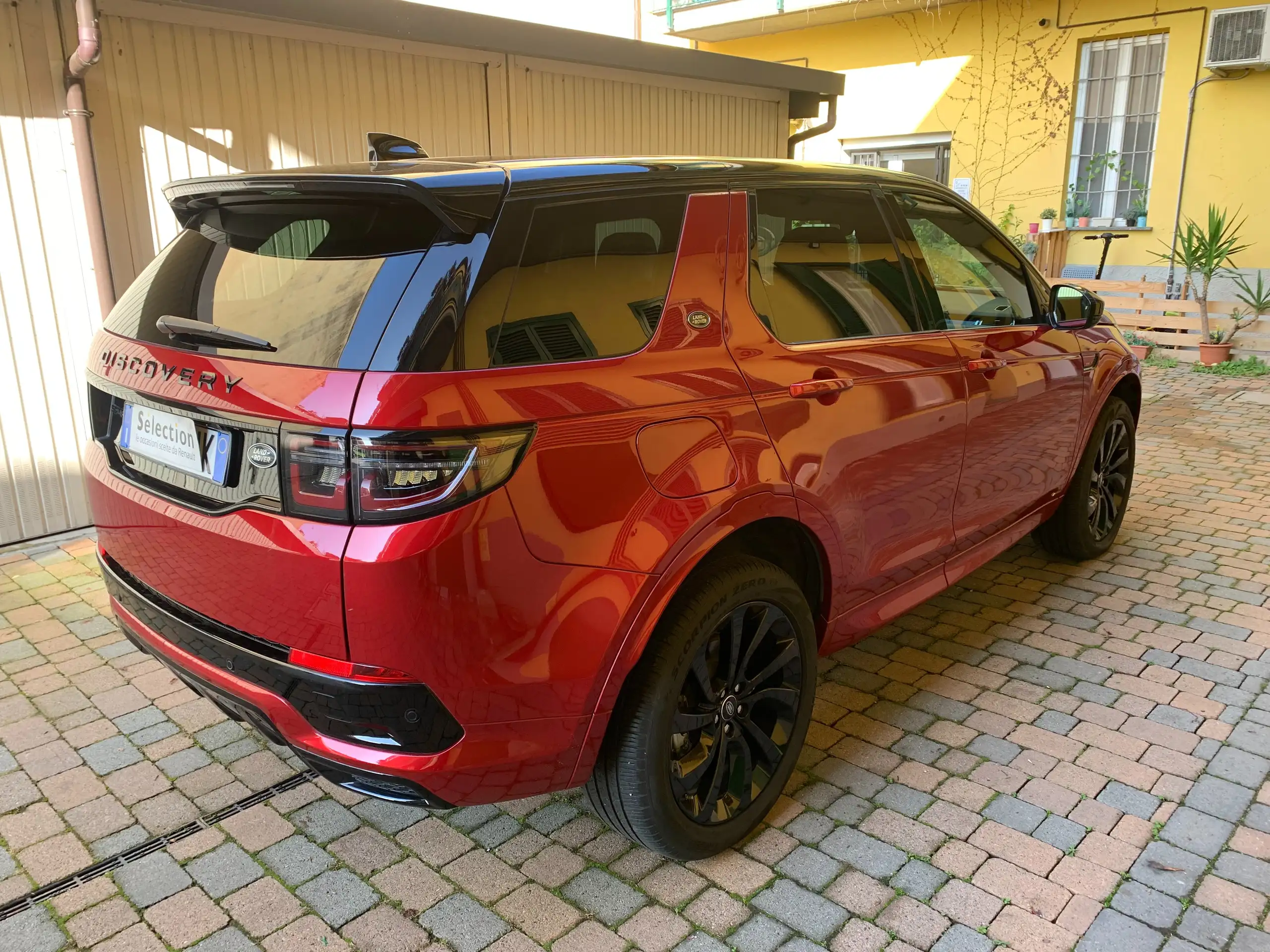 Land Rover - Discovery Sport