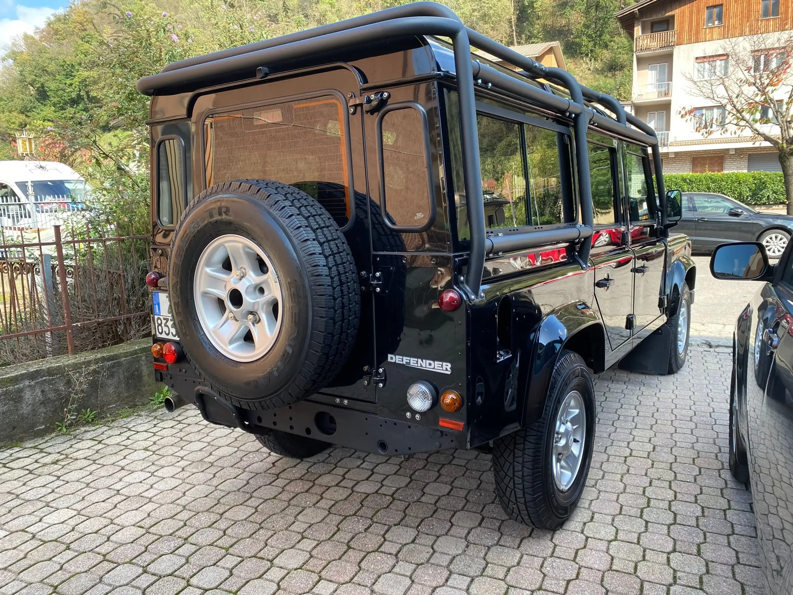 Land Rover - Defender