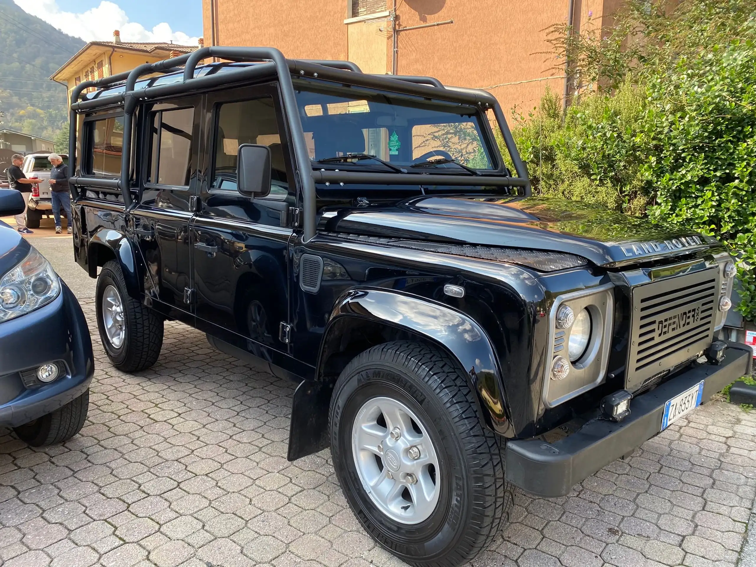 Land Rover - Defender