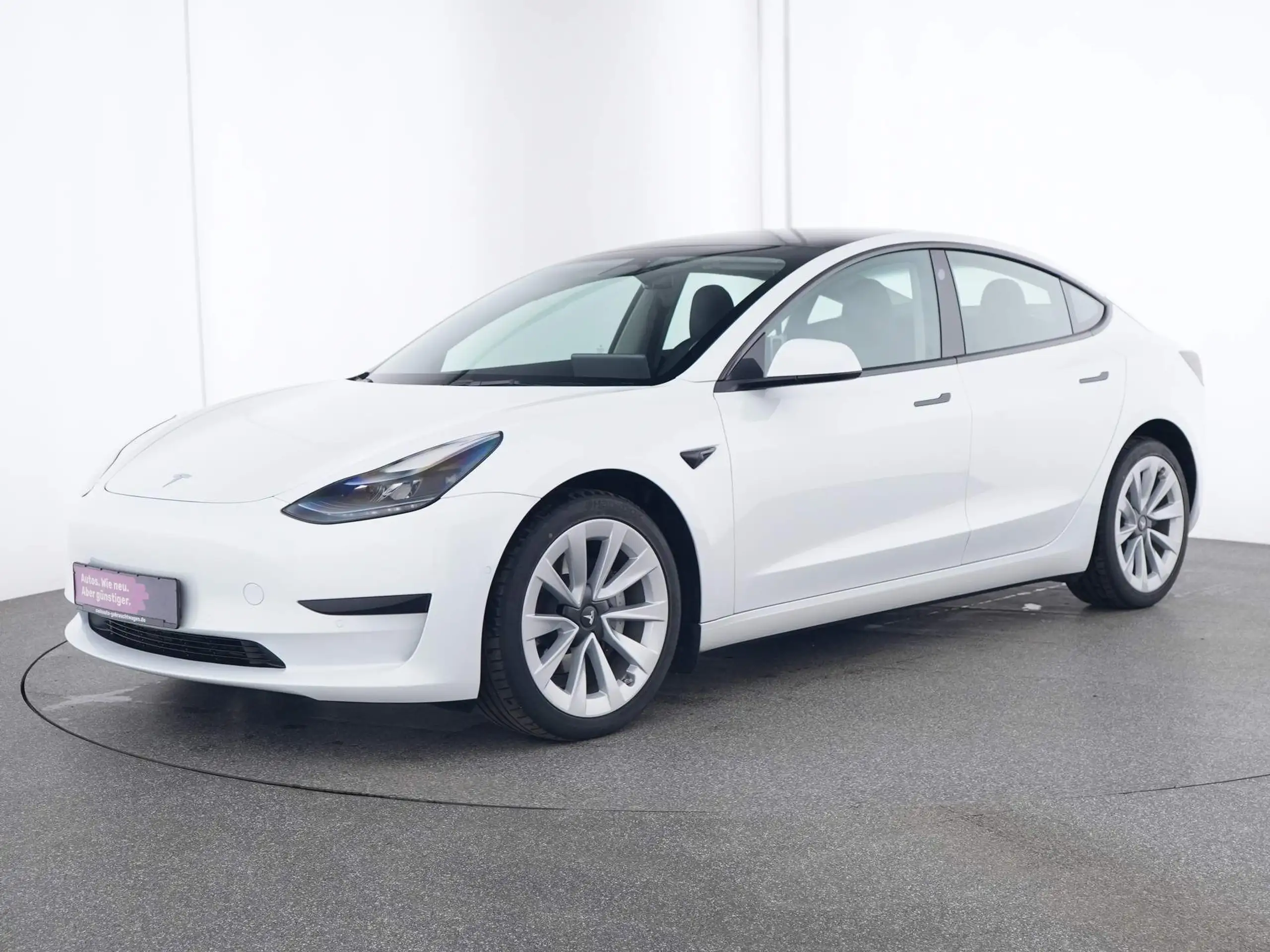 Tesla - Model 3