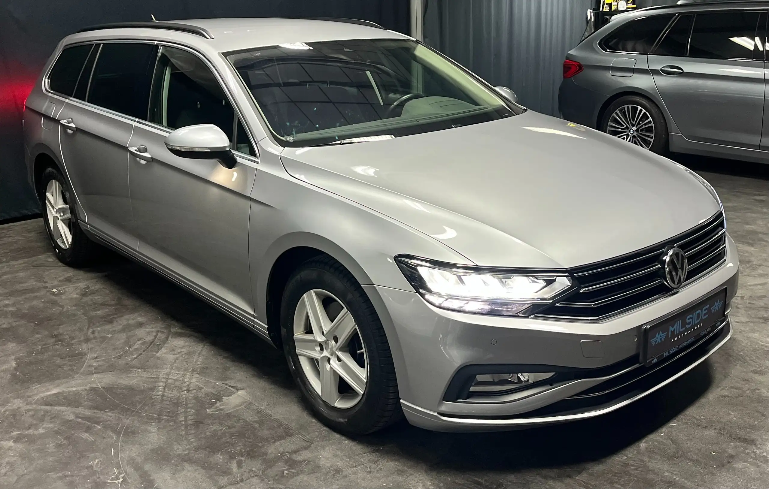 Volkswagen - Passat Variant