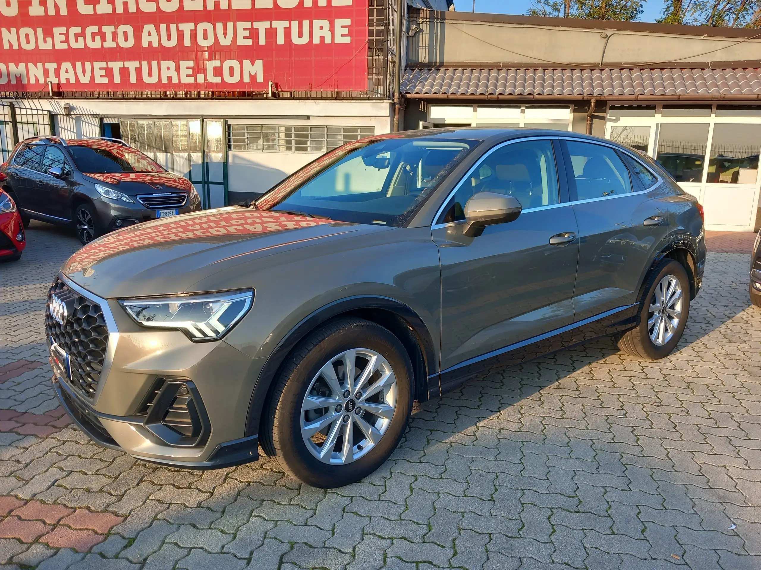 Audi - Q3