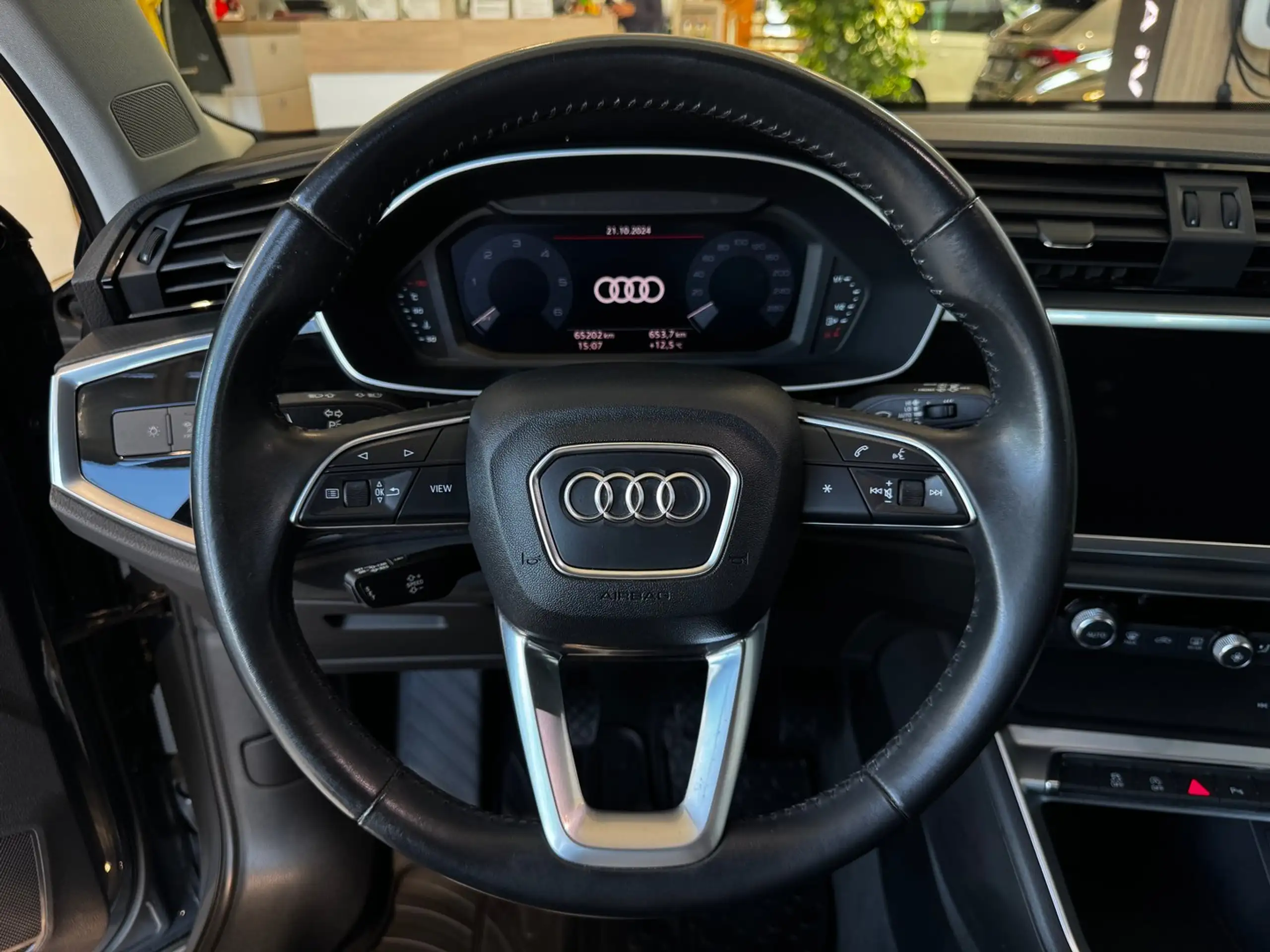 Audi - Q3