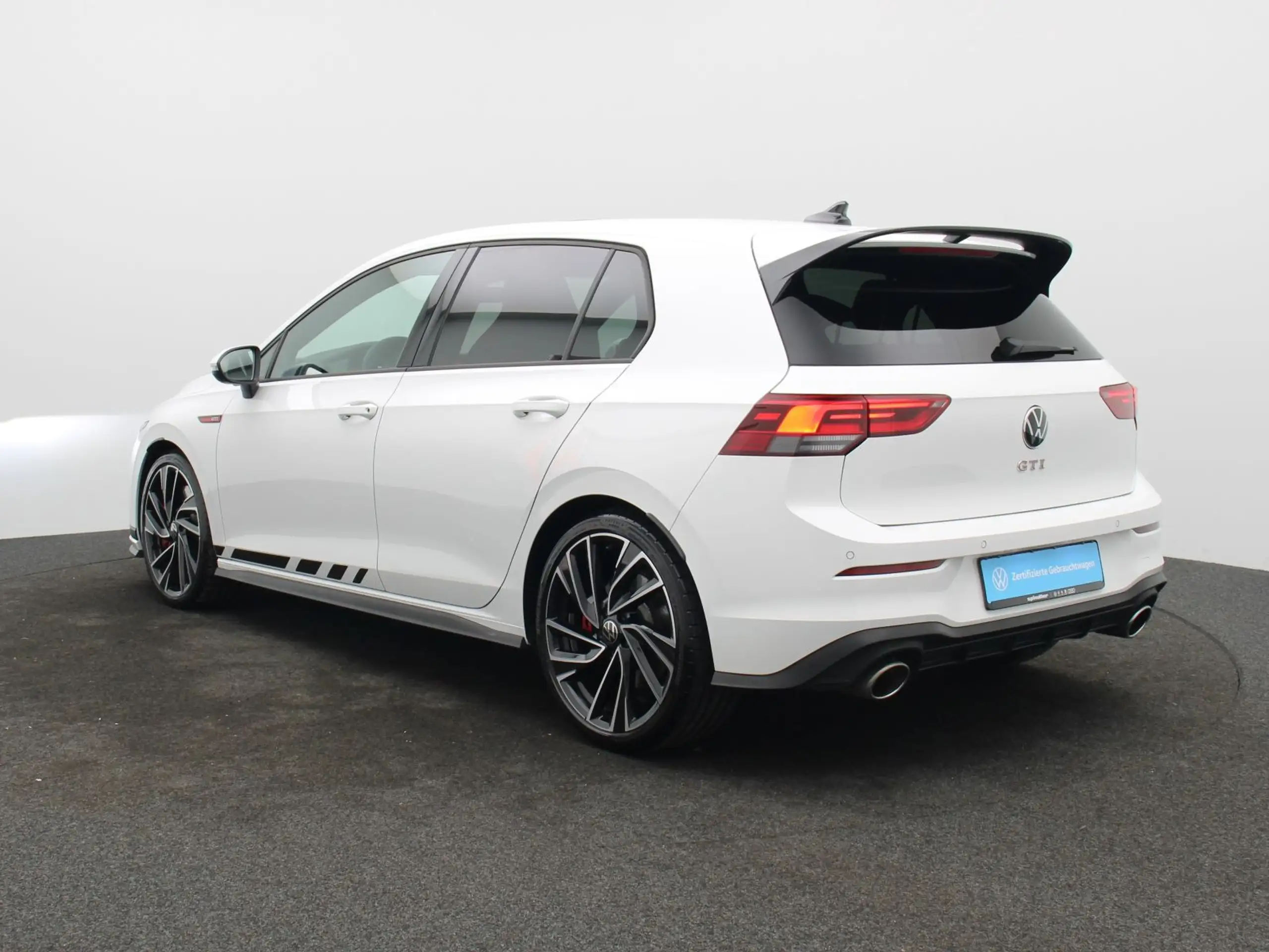 Volkswagen - Golf GTI