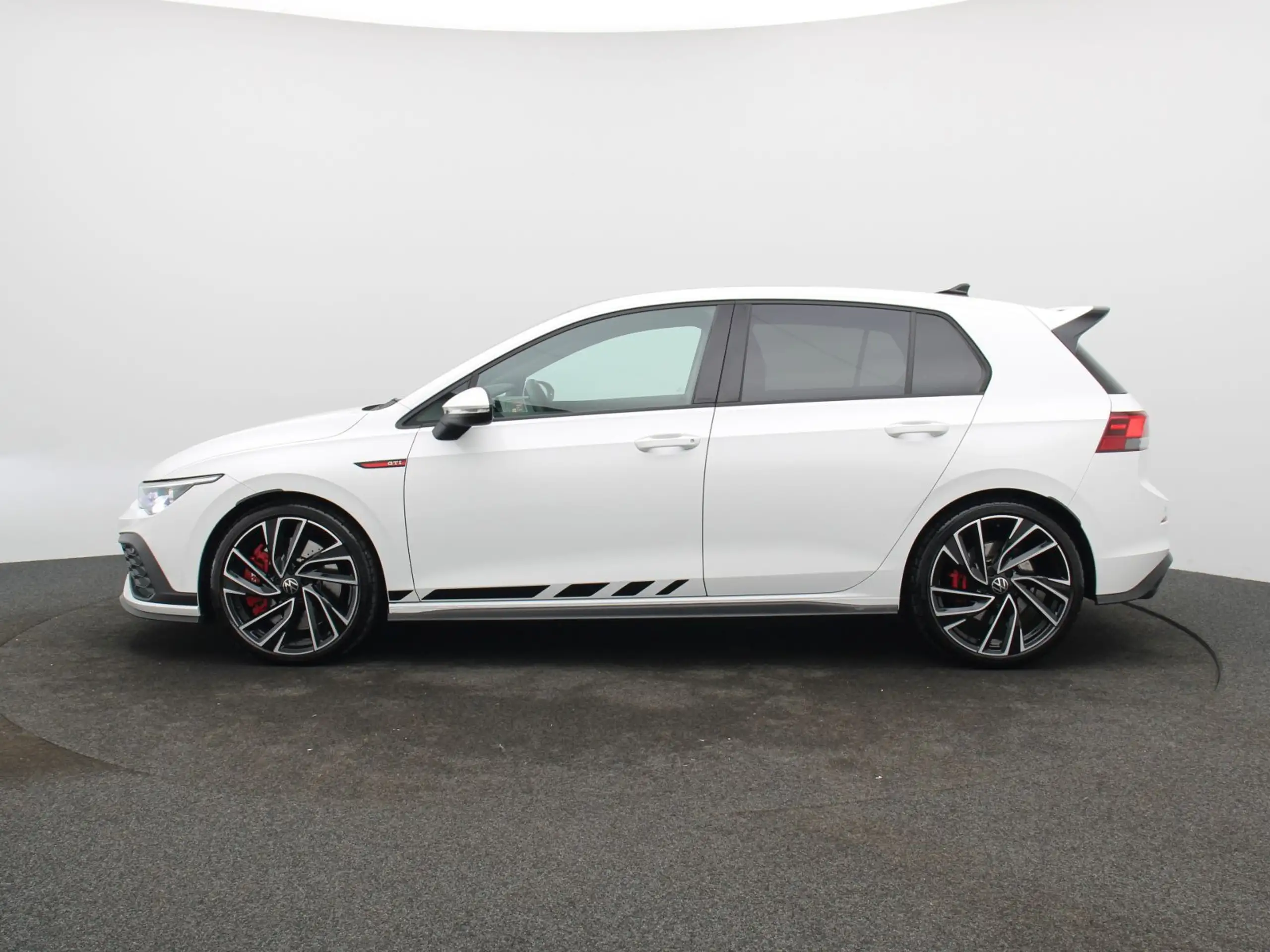 Volkswagen - Golf GTI