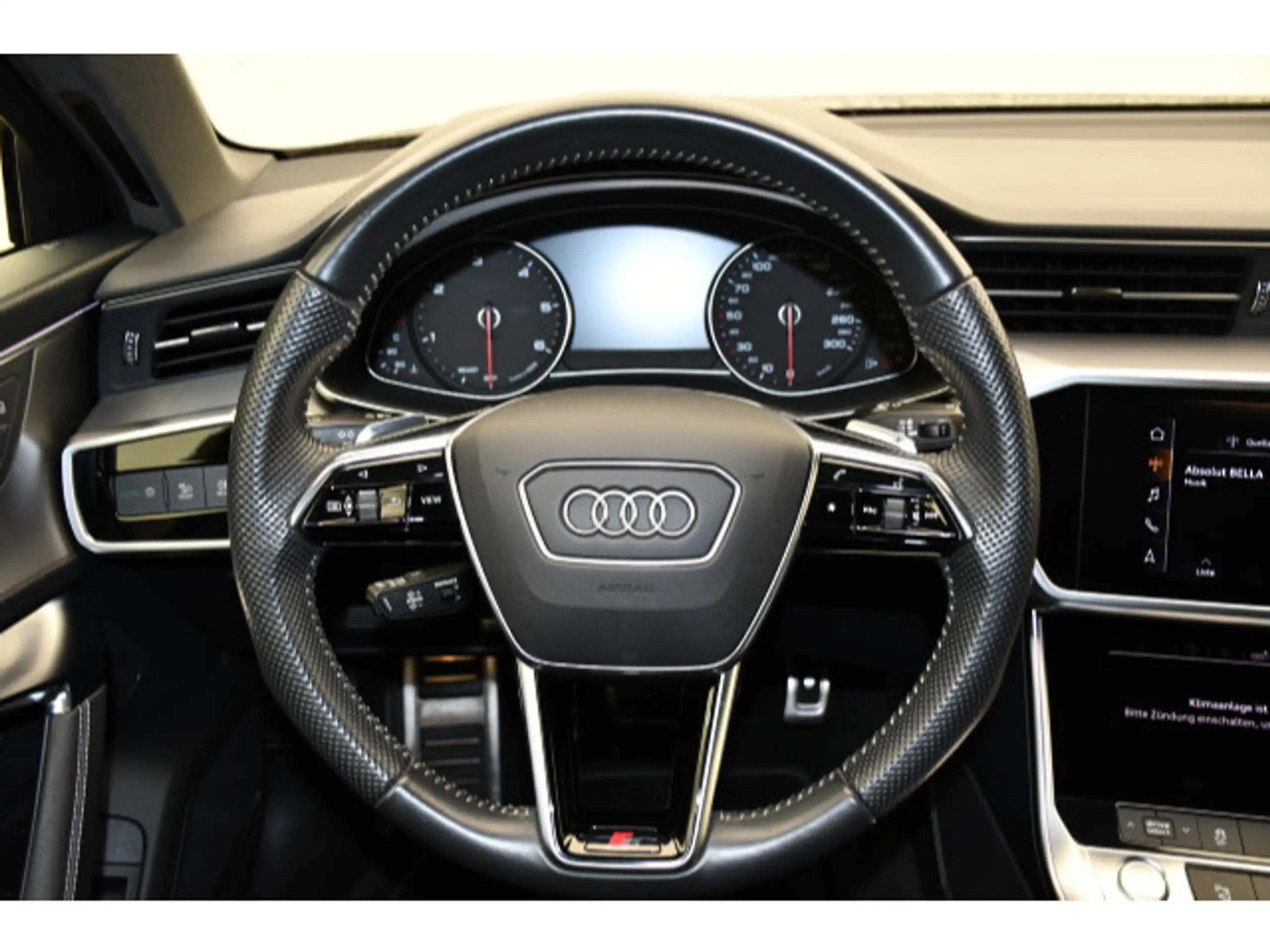 Audi - A6