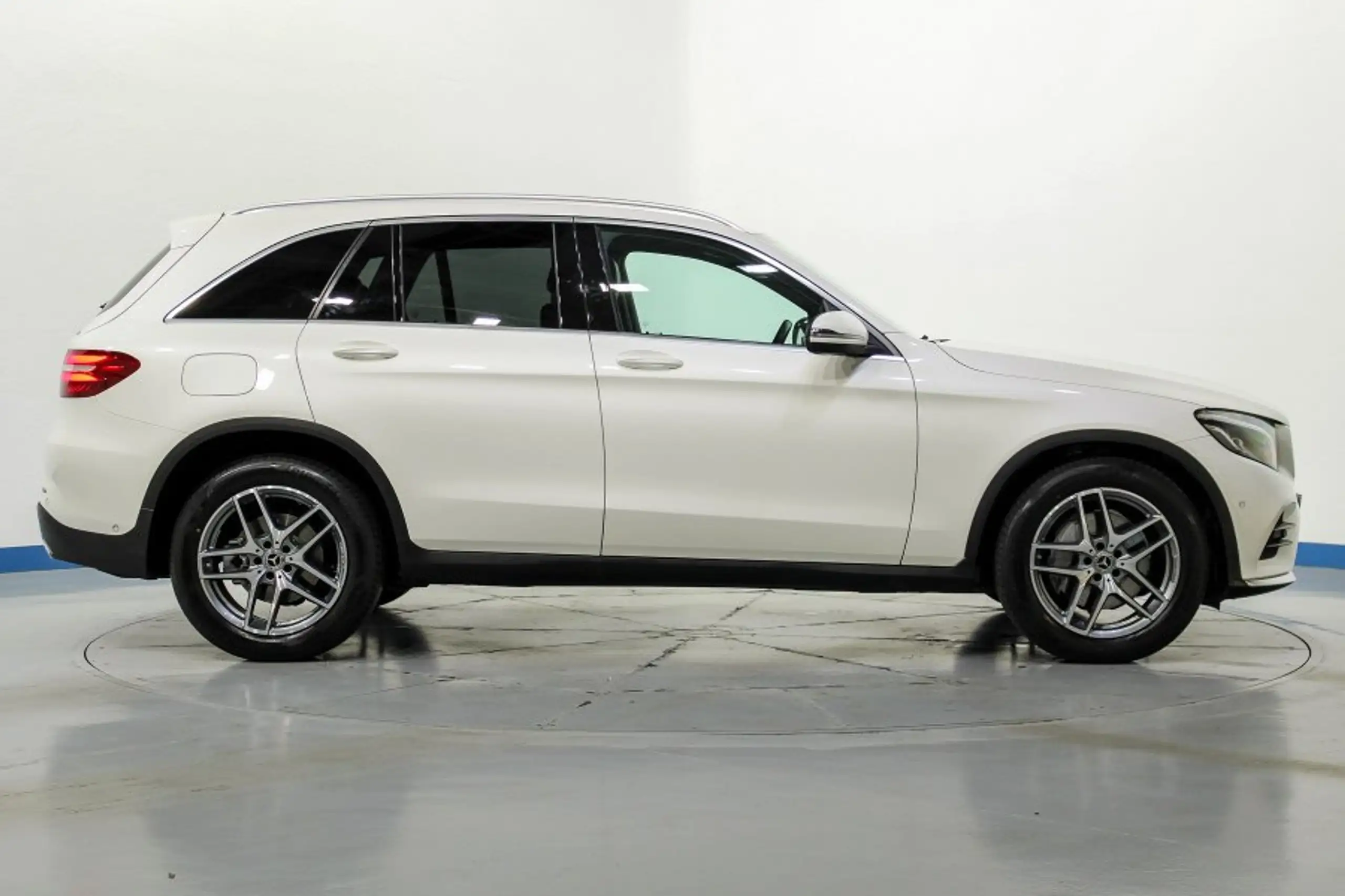 Mercedes-Benz - GLC 220