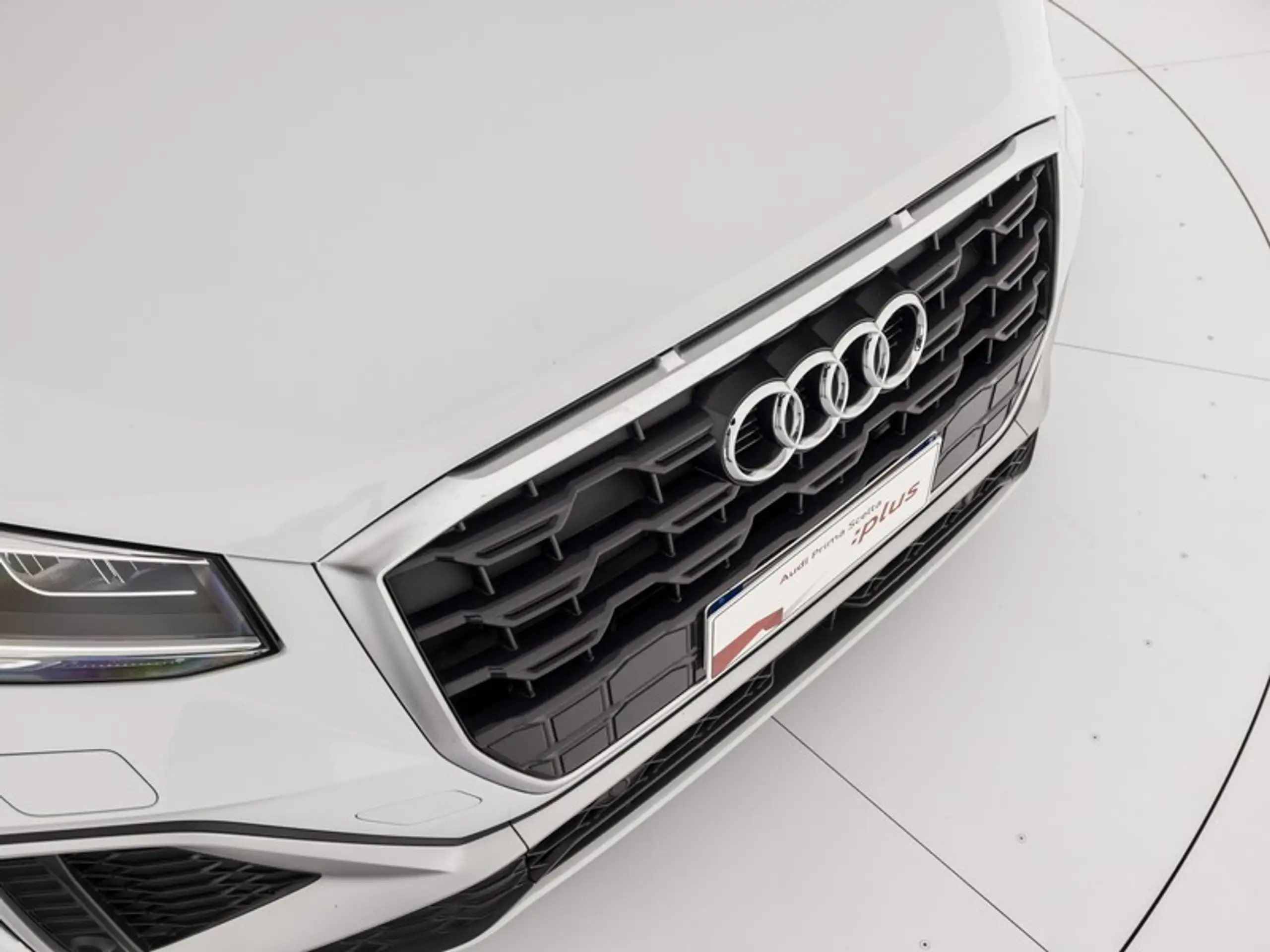 Audi - Q2