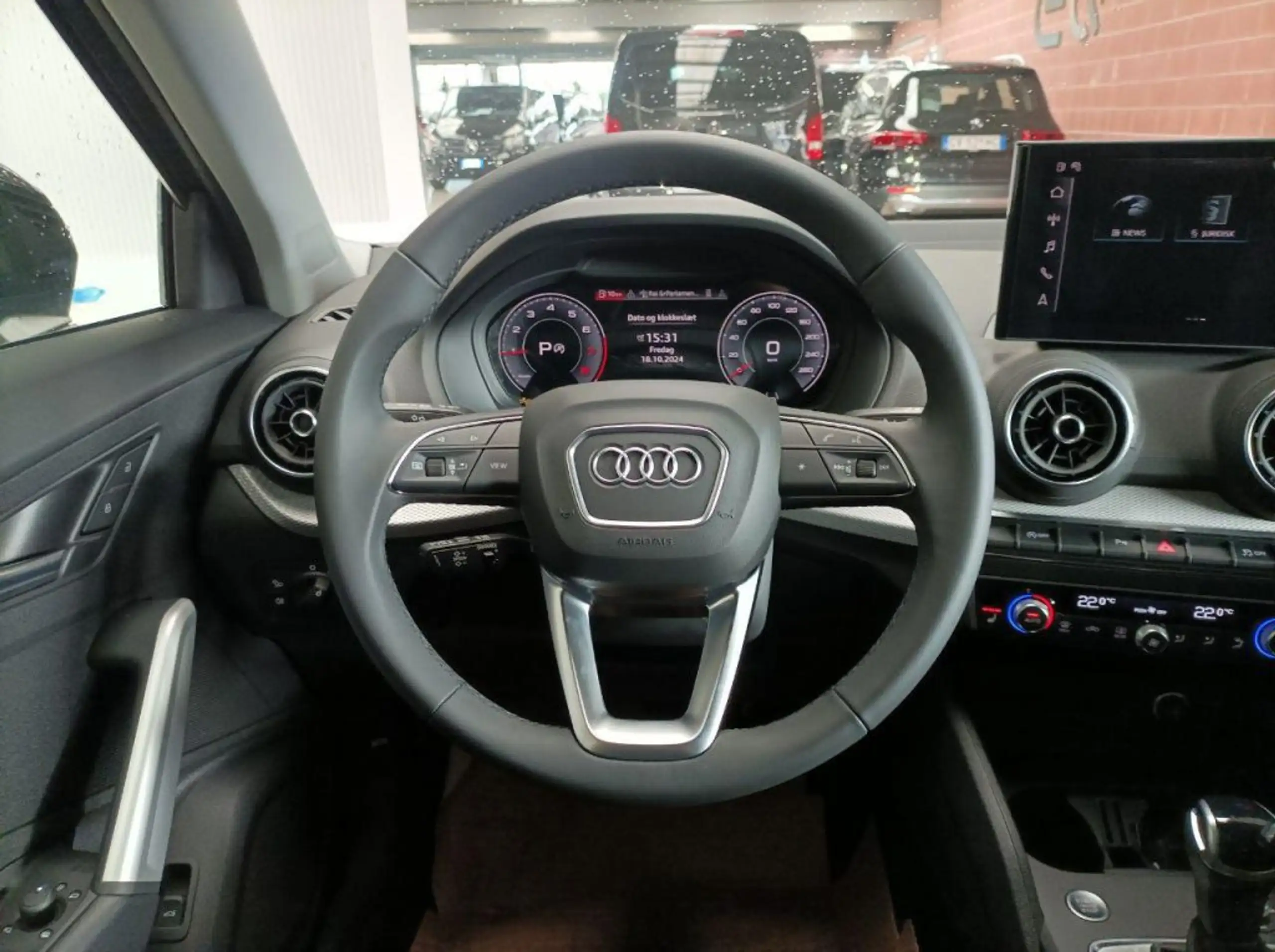 Audi - Q2