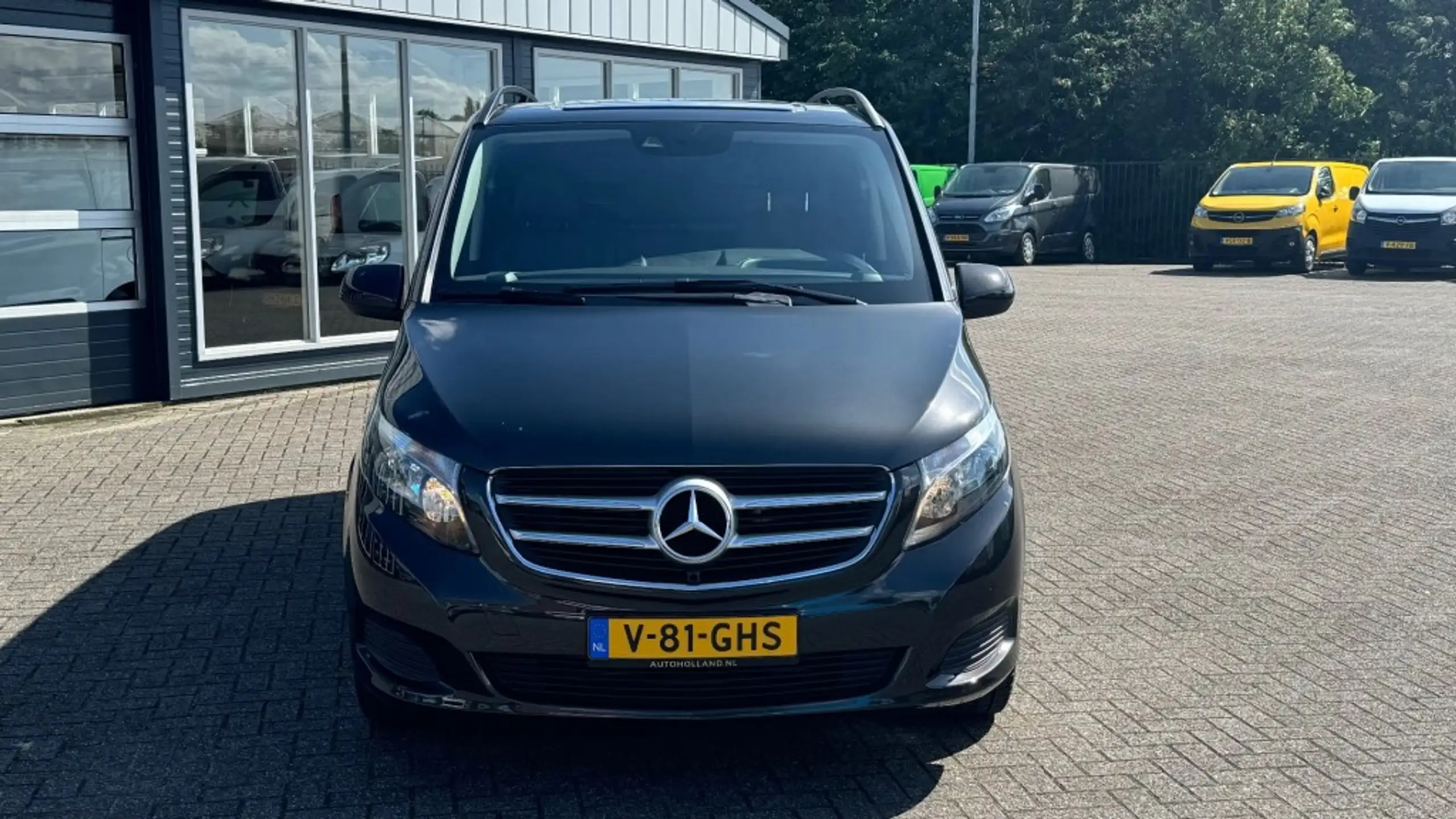 Mercedes-Benz - Vito