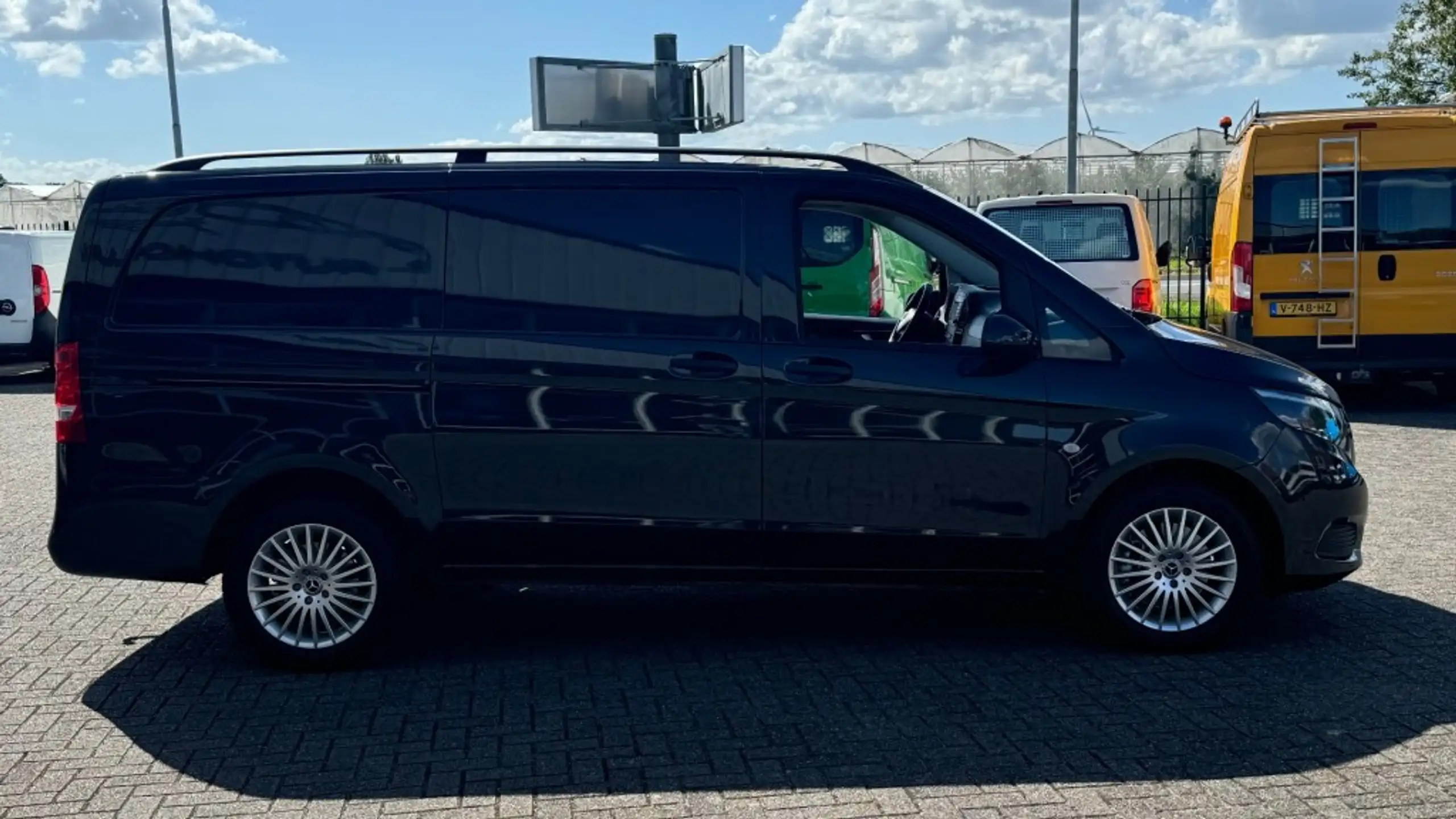 Mercedes-Benz - Vito