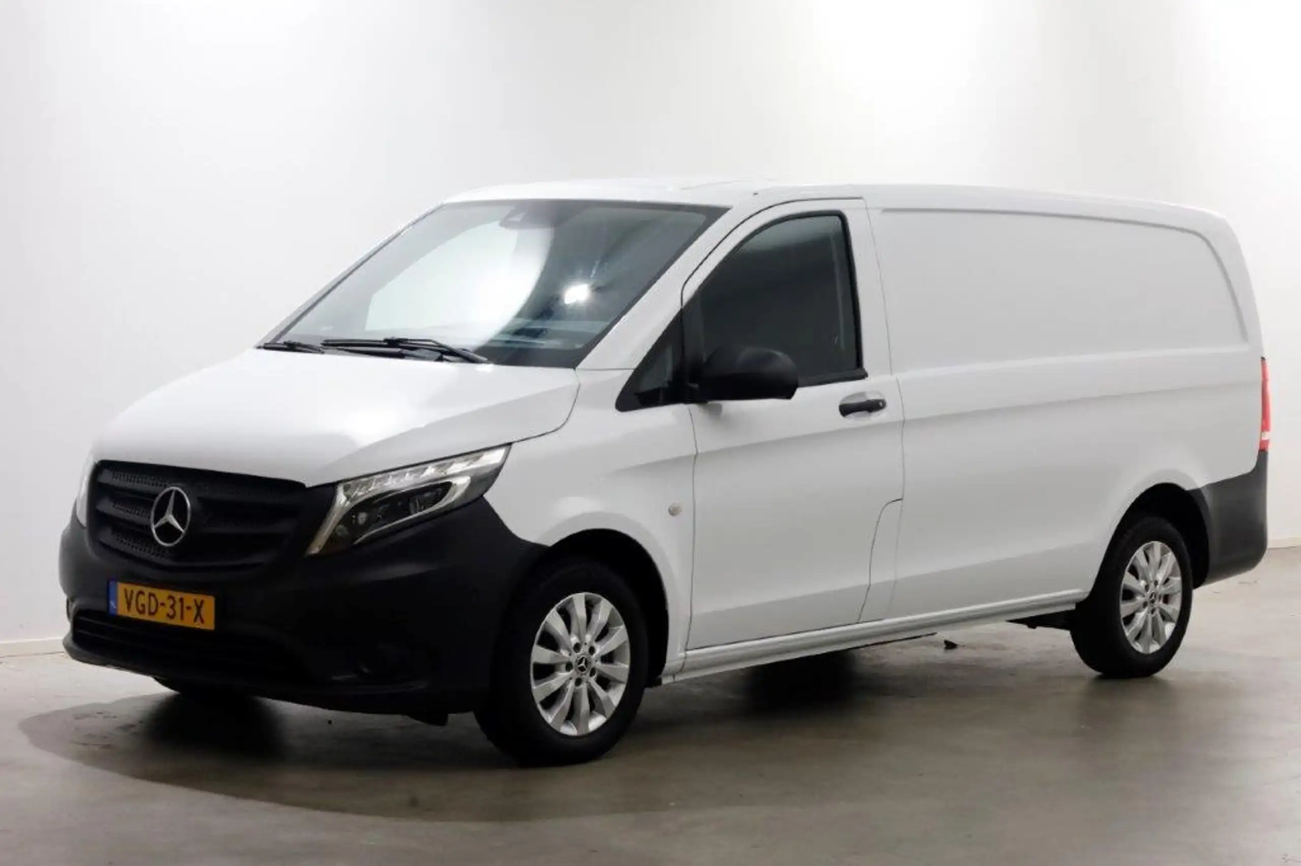 Mercedes-Benz - Vito