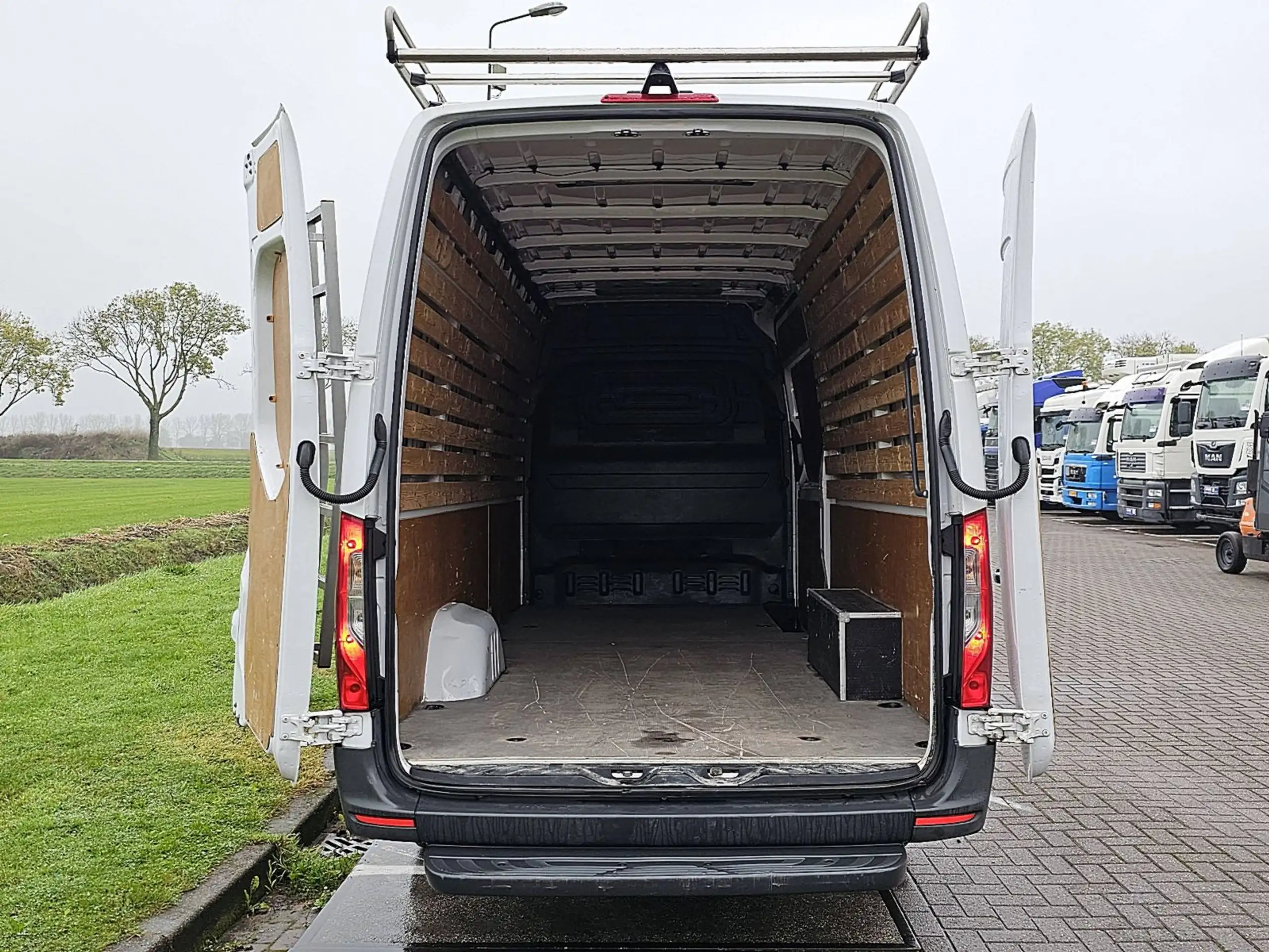 Mercedes-Benz - Sprinter