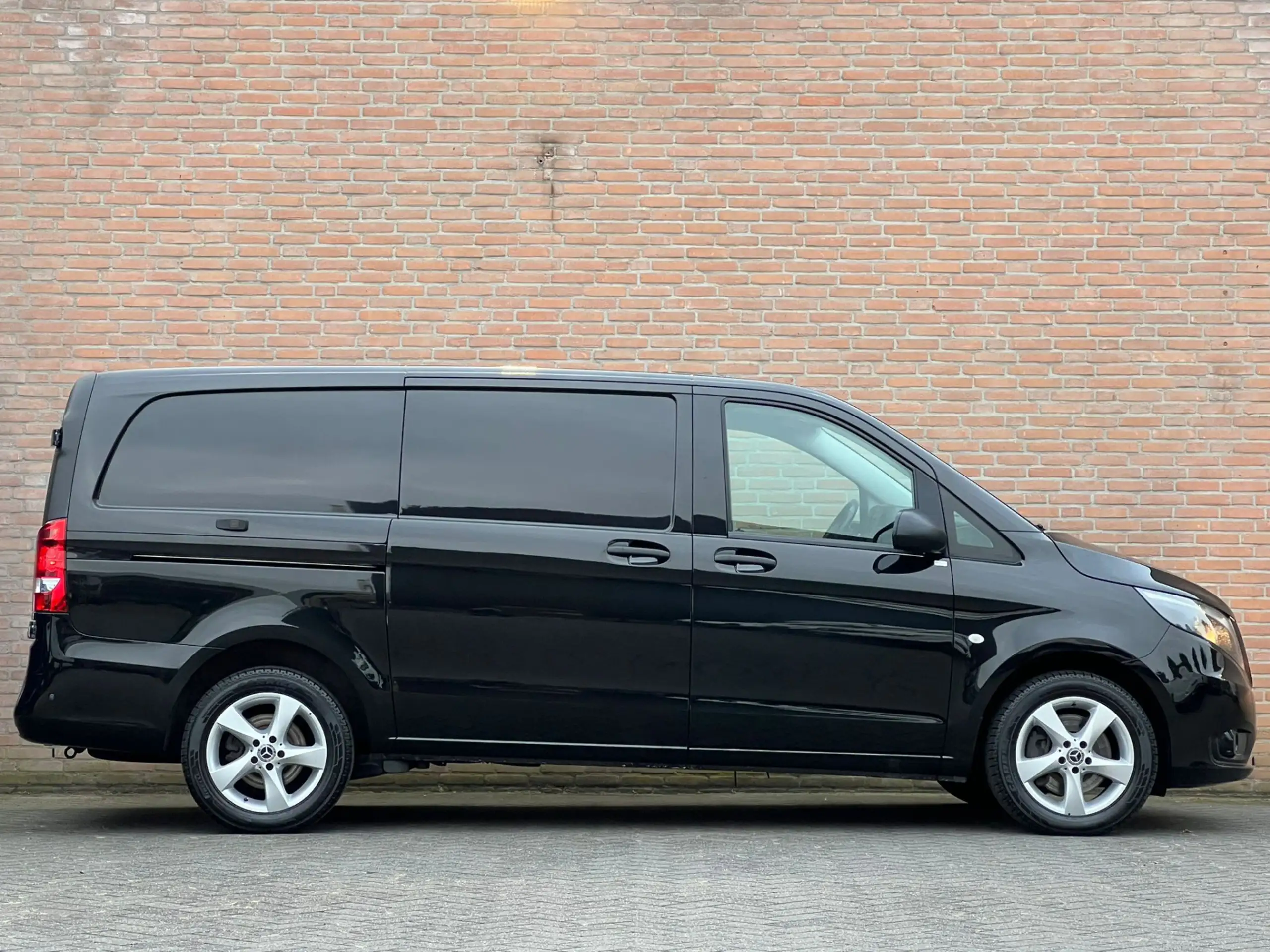 Mercedes-Benz - Vito