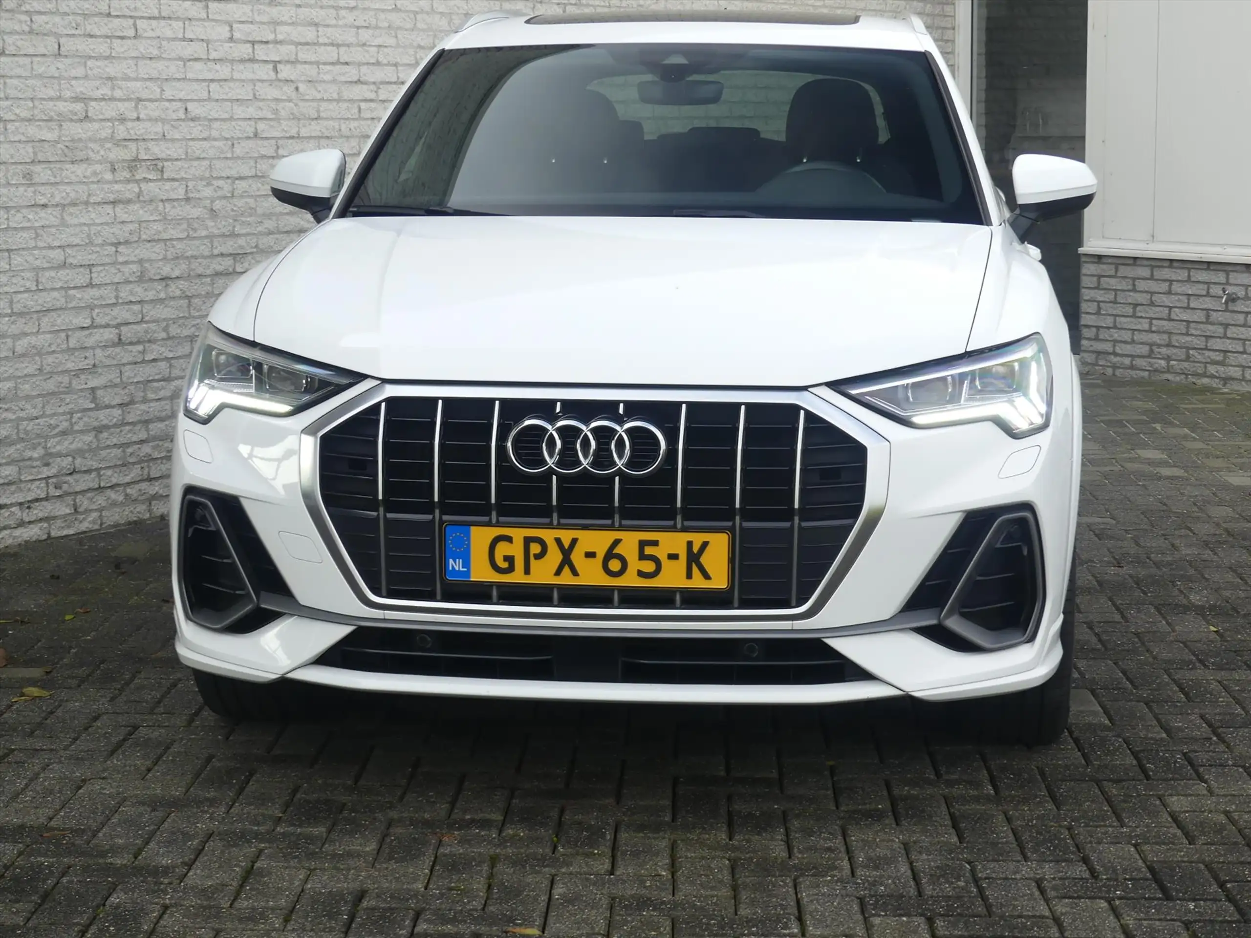 Audi - Q3