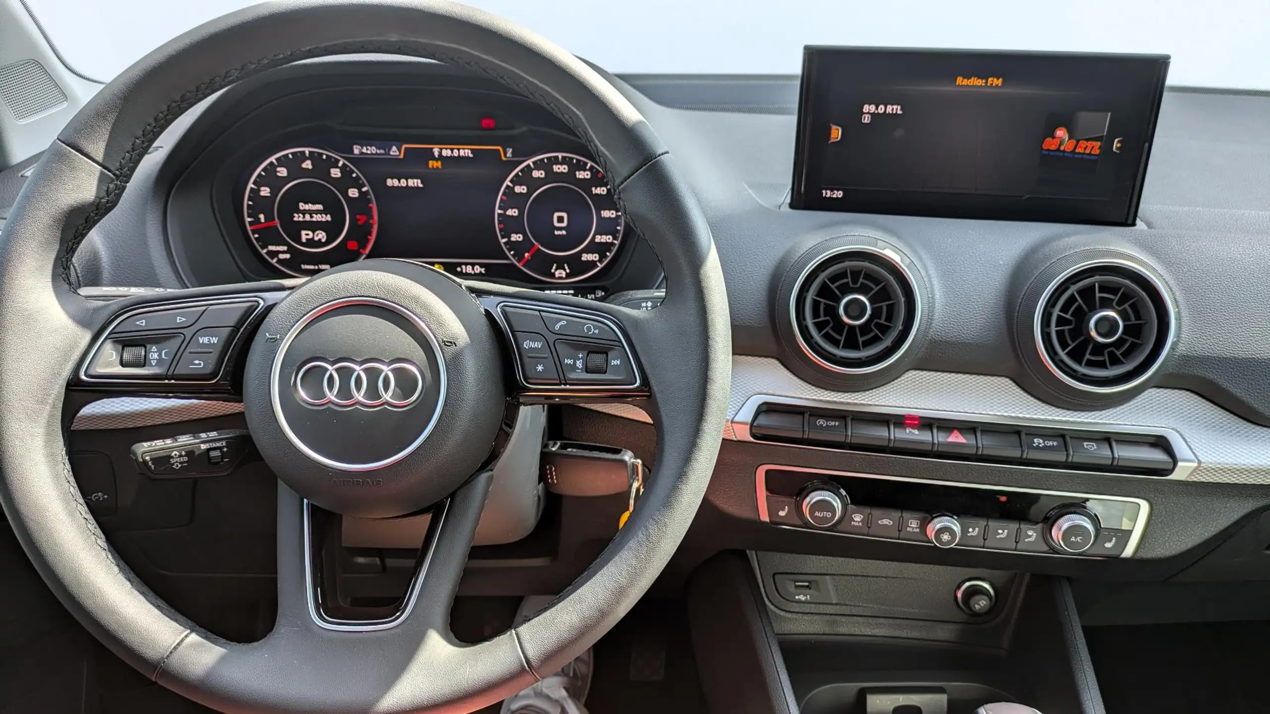 Audi - Q2