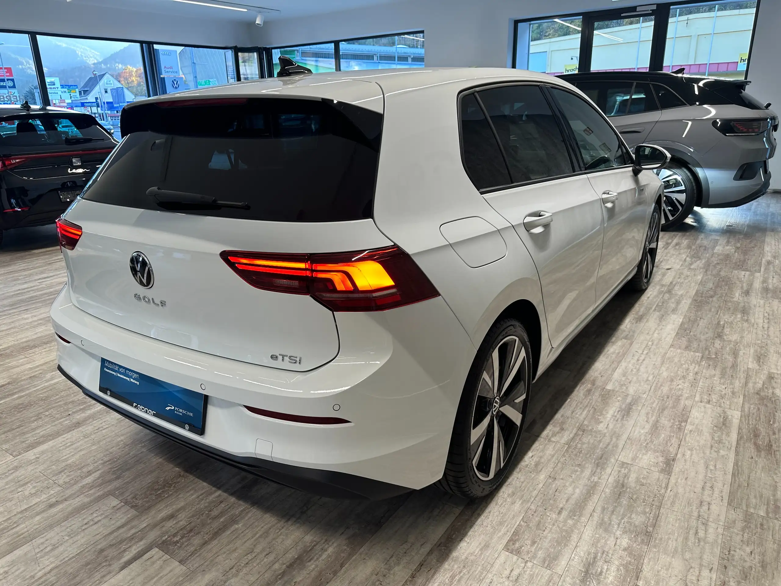 Volkswagen - Golf