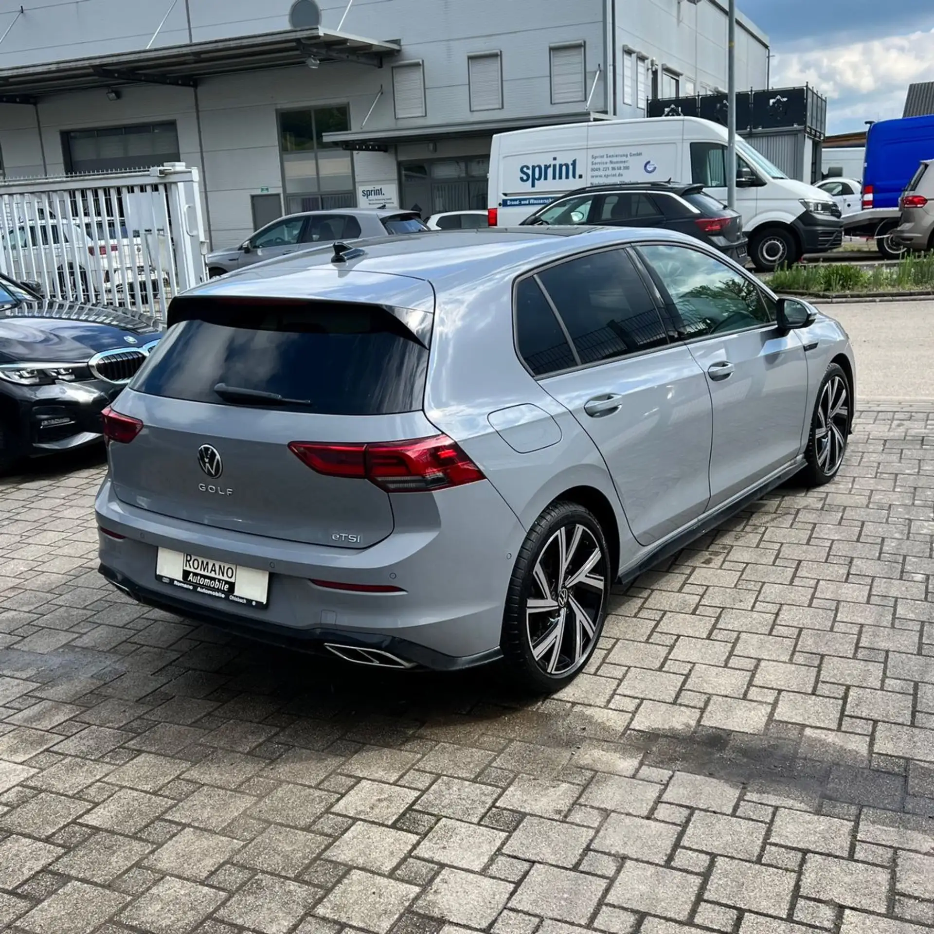 Volkswagen - Golf