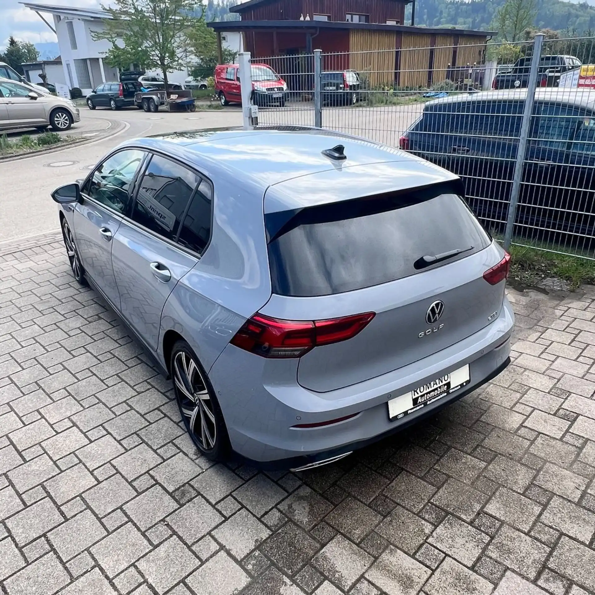 Volkswagen - Golf