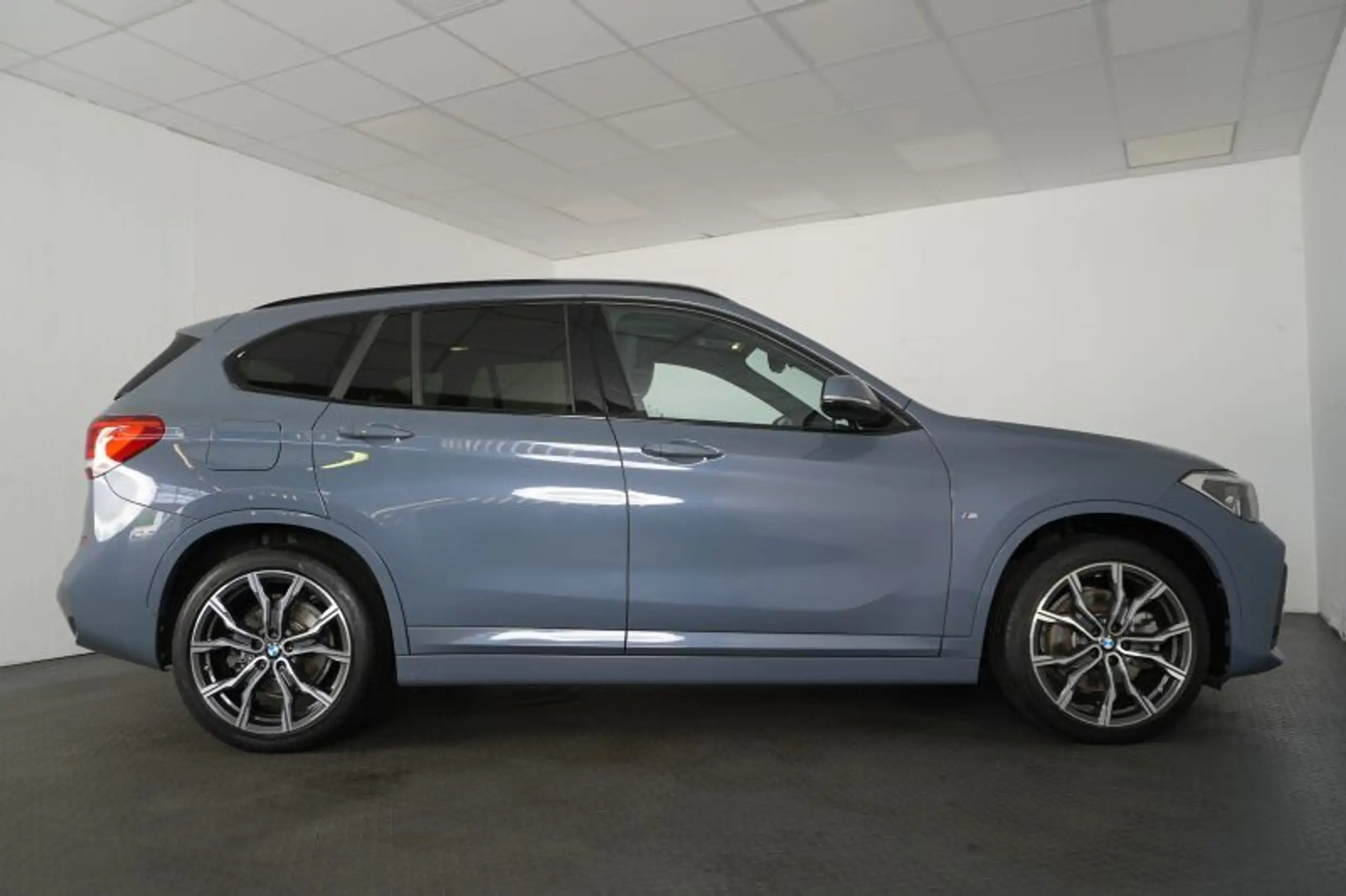 BMW - X1