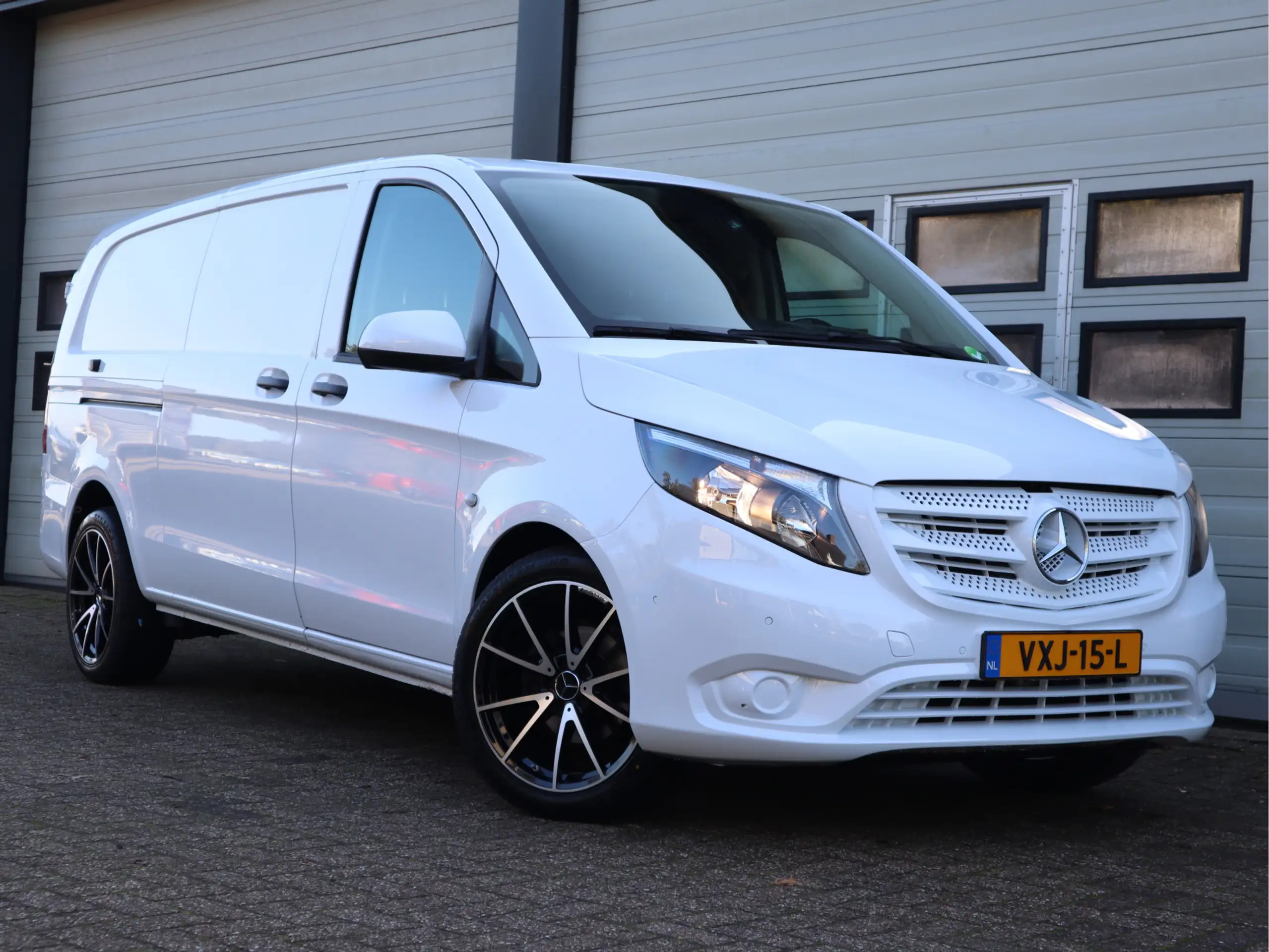 Mercedes-Benz - Vito