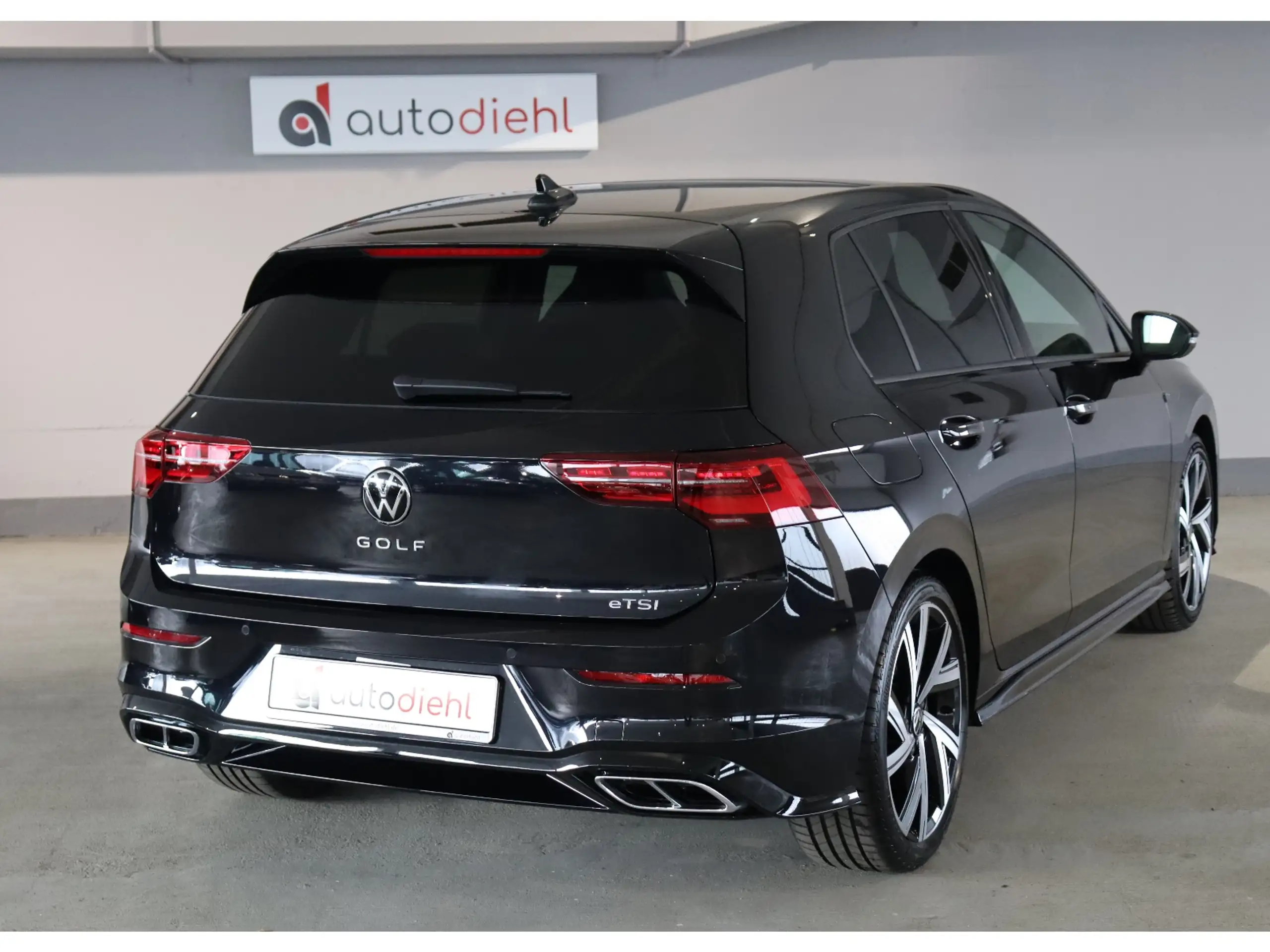 Volkswagen - Golf