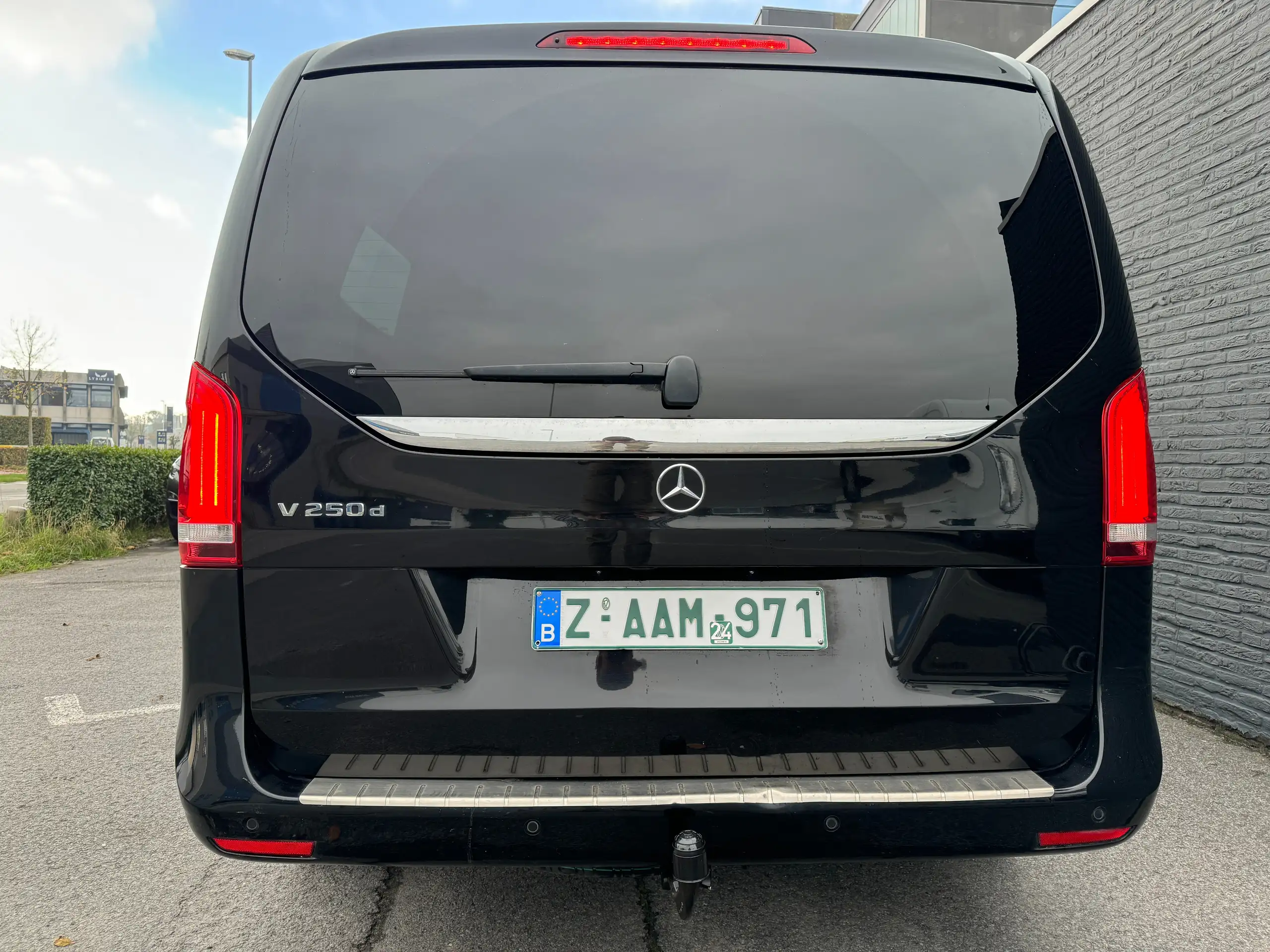 Mercedes-Benz - V 250