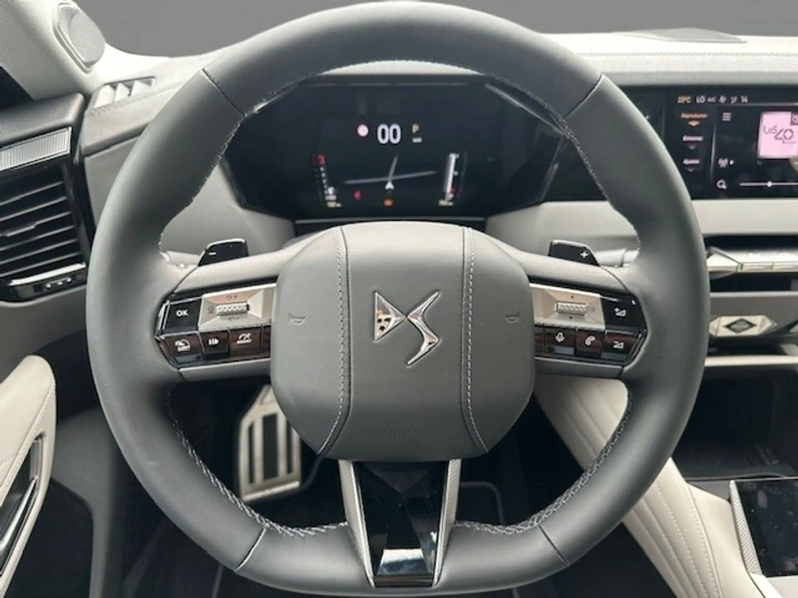 DS Automobiles - DS 4