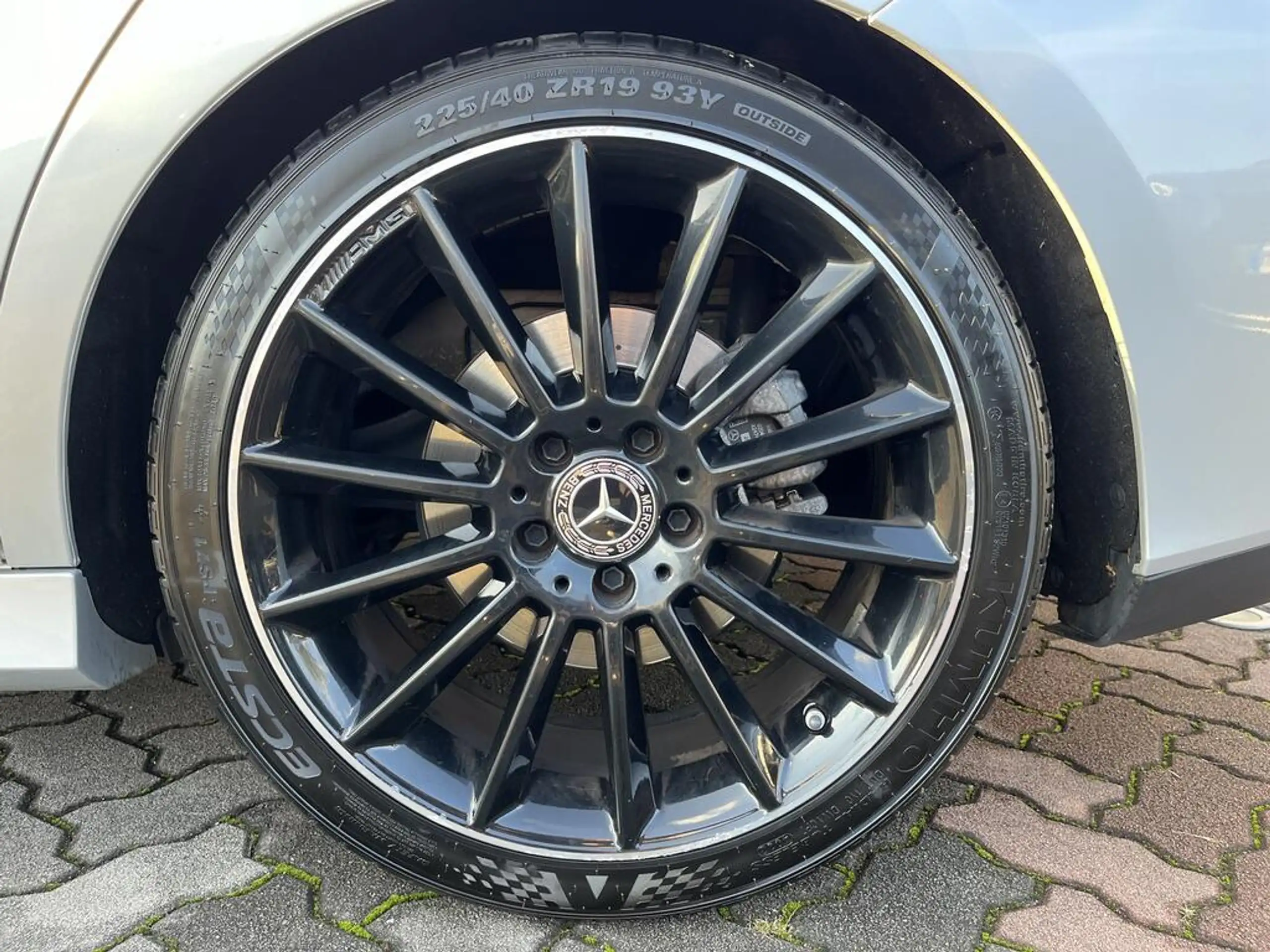 Mercedes-Benz - CLA 200