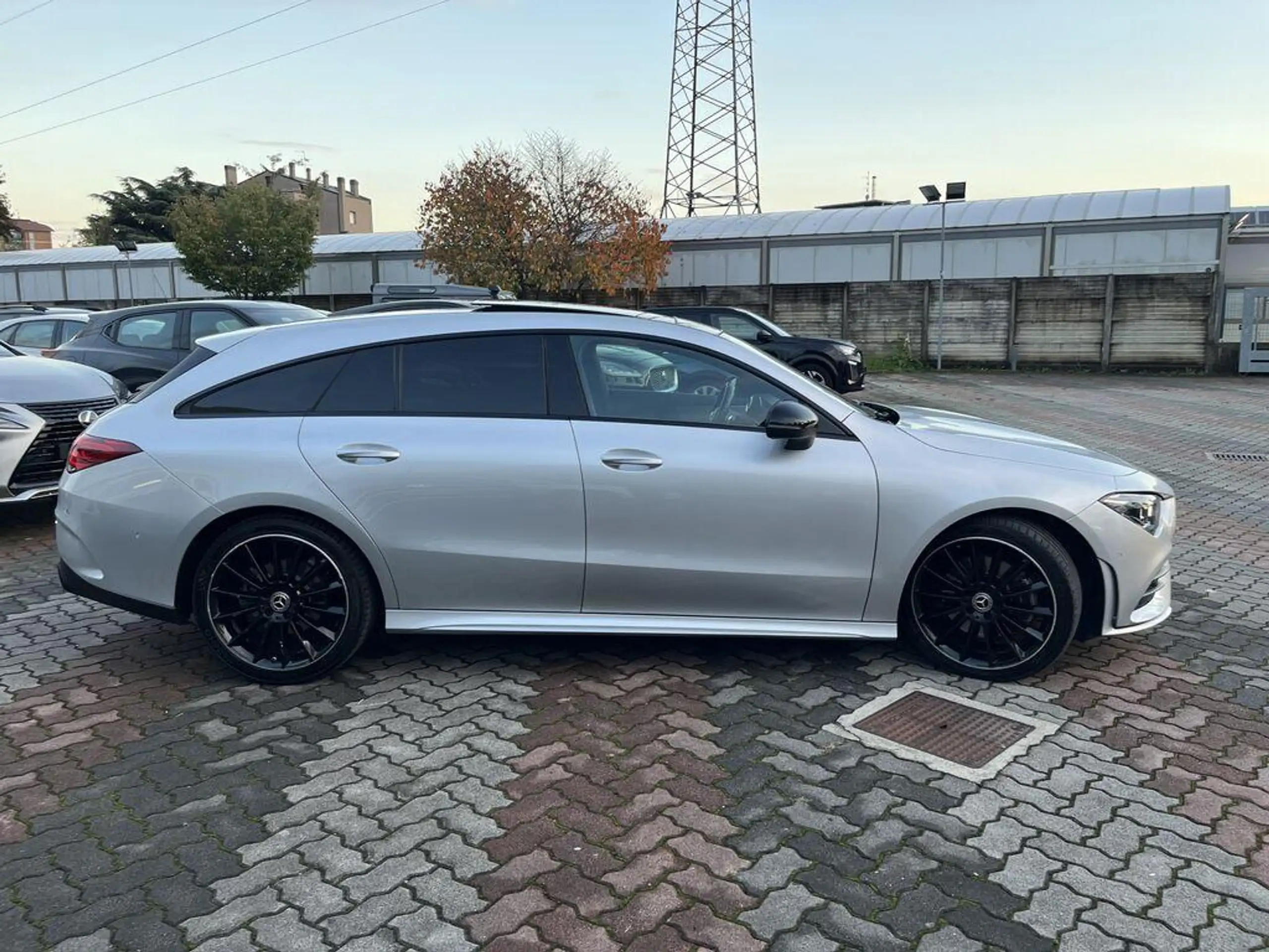 Mercedes-Benz - CLA 200