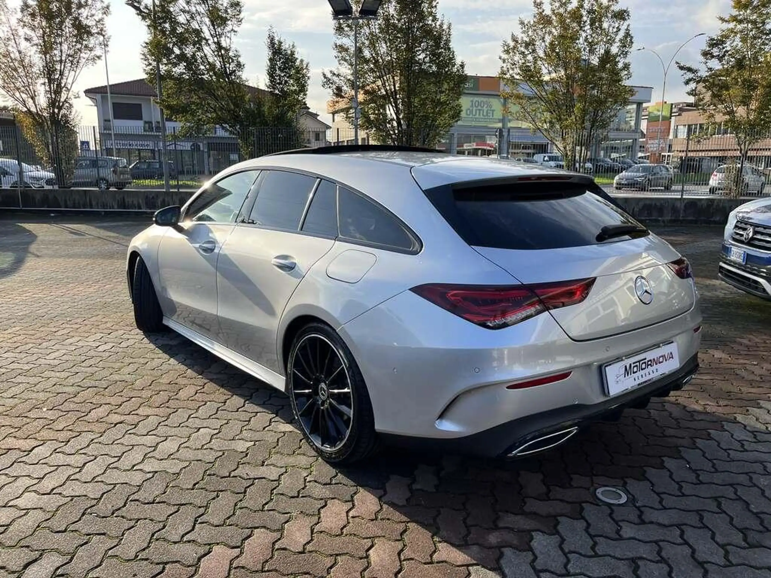 Mercedes-Benz - CLA 200