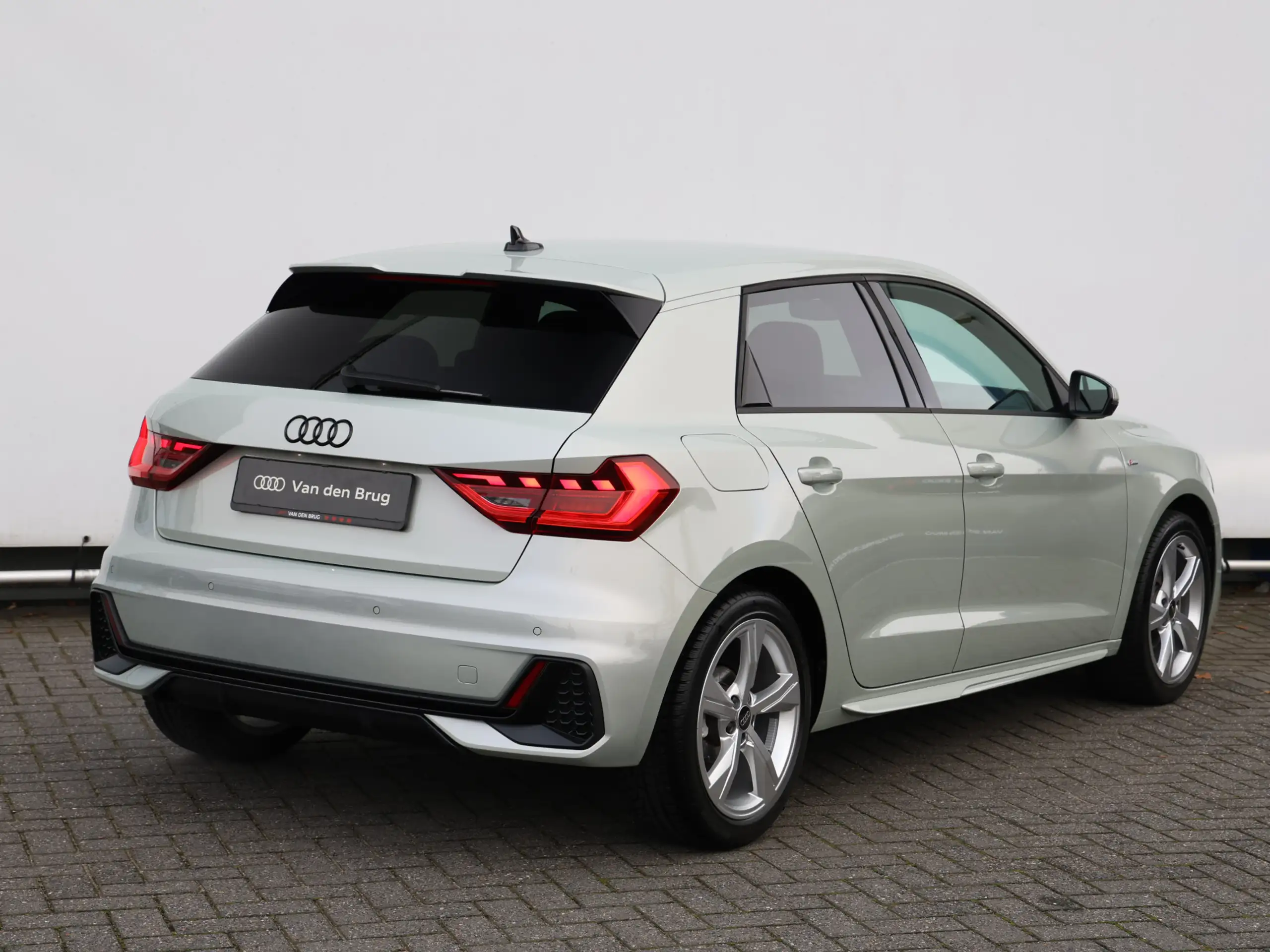 Audi - A1