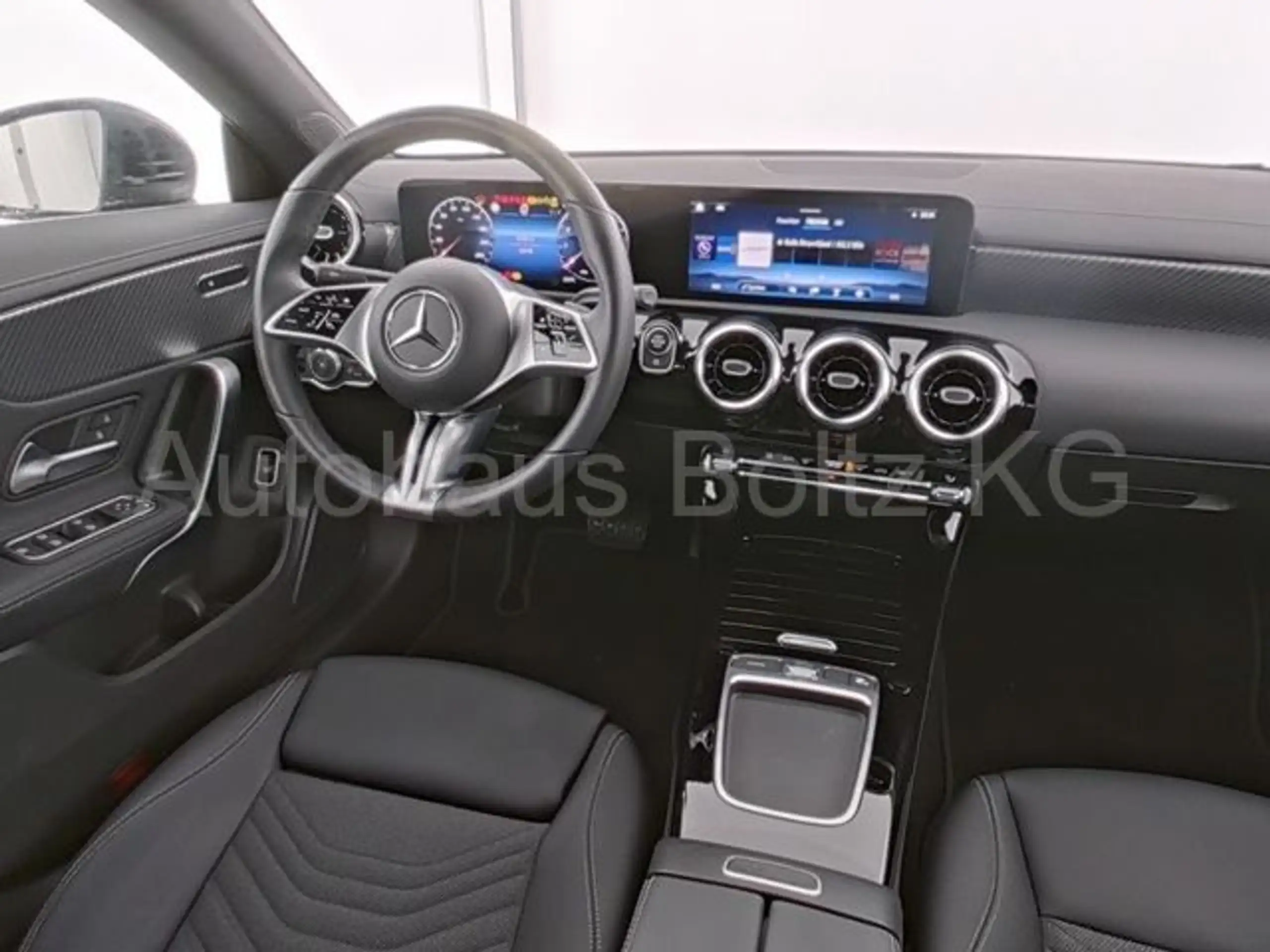 Mercedes-Benz - CLA 180